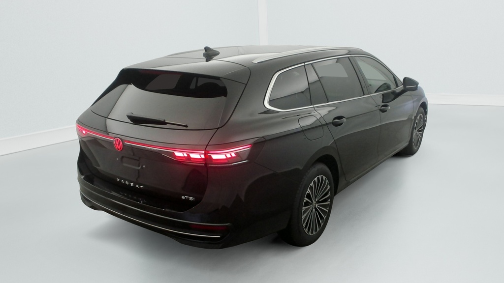 Volkswagen Passat 1.5 eTSI OPF 150 DSG7 Elegance