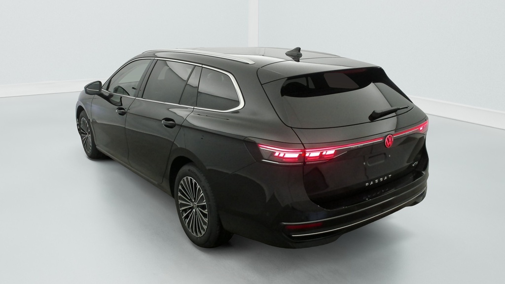 Volkswagen Passat 1.5 eTSI OPF 150 DSG7 Elegance