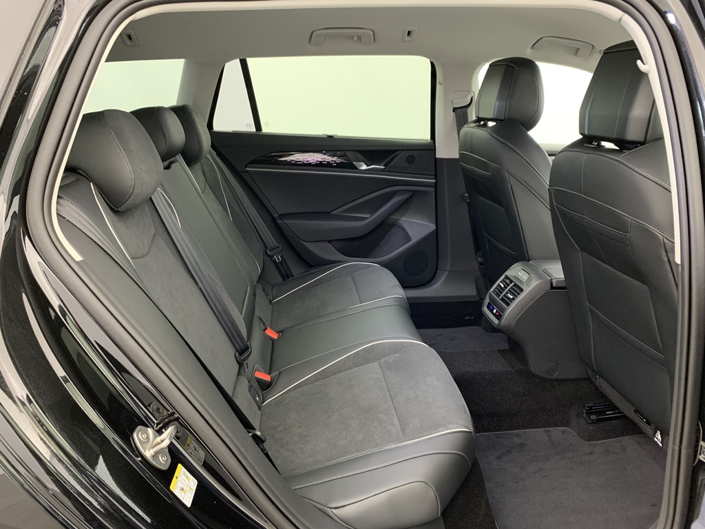 Volkswagen Passat 1.5 eTSI OPF 150 DSG7 Elegance