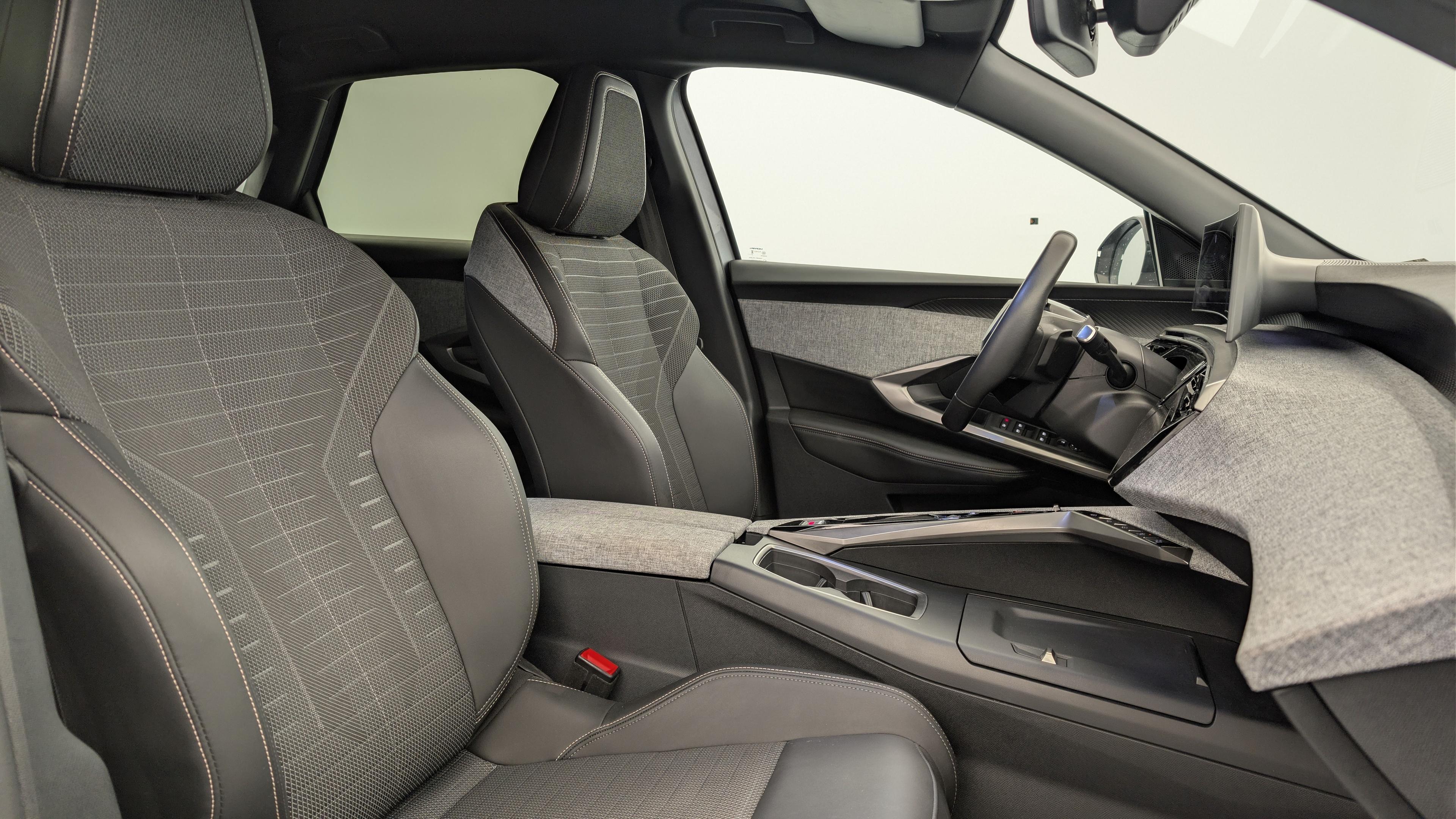 Peugeot 3008 Hybrid 136 e-DCS6 Allure