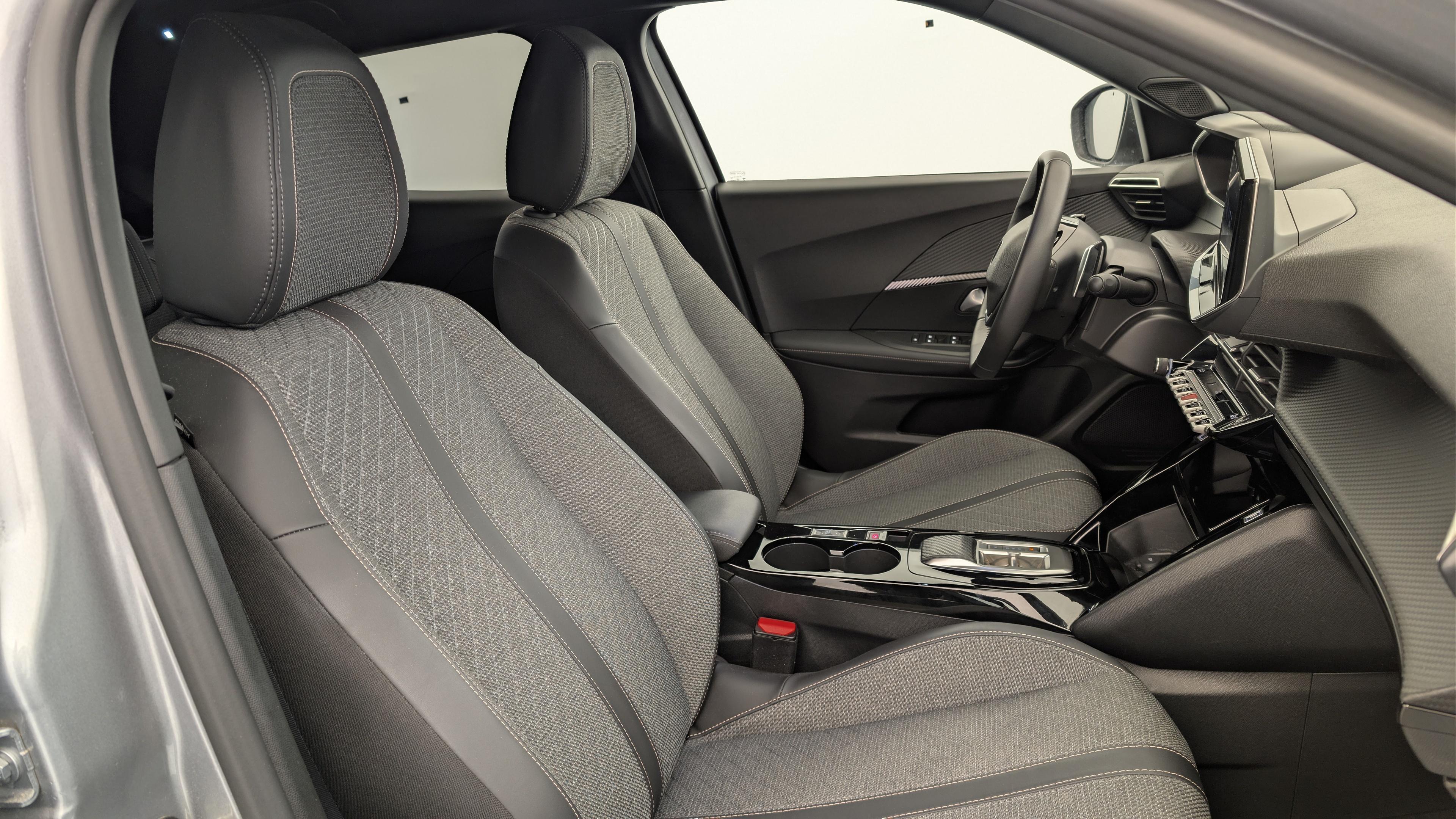 Peugeot 2008 Hybrid 136 e-DCS6 Allure