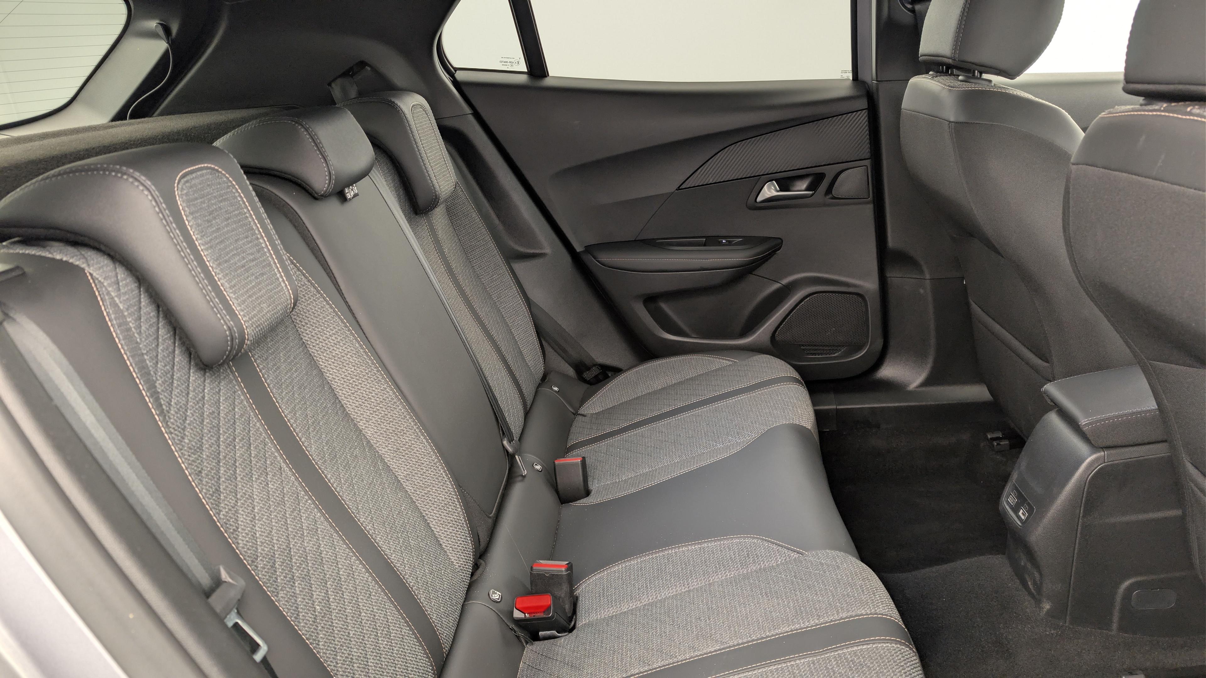 Peugeot 2008 Hybrid 136 e-DCS6 Allure