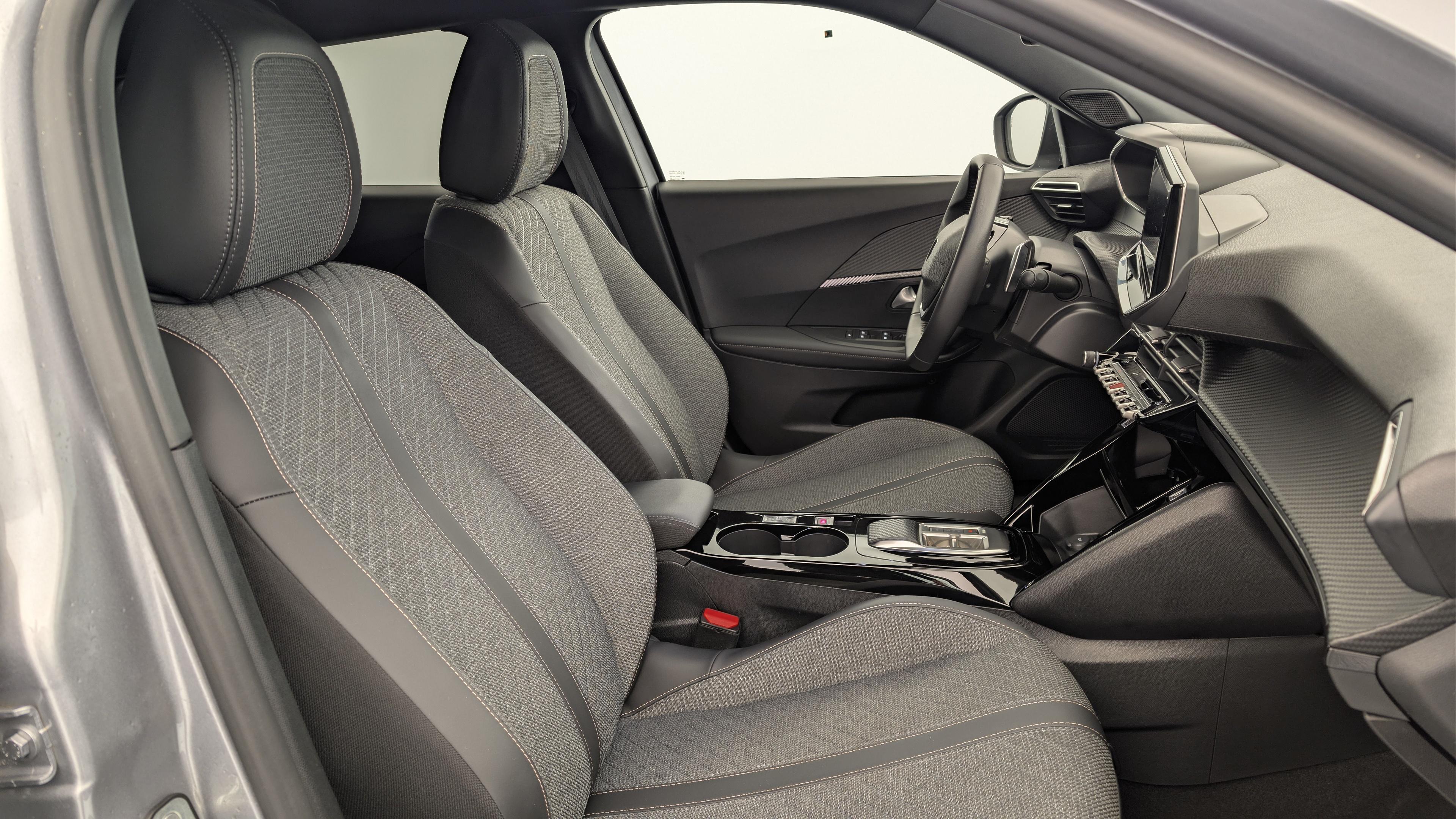 Peugeot 2008 Hybrid 136 e-DCS6 Allure