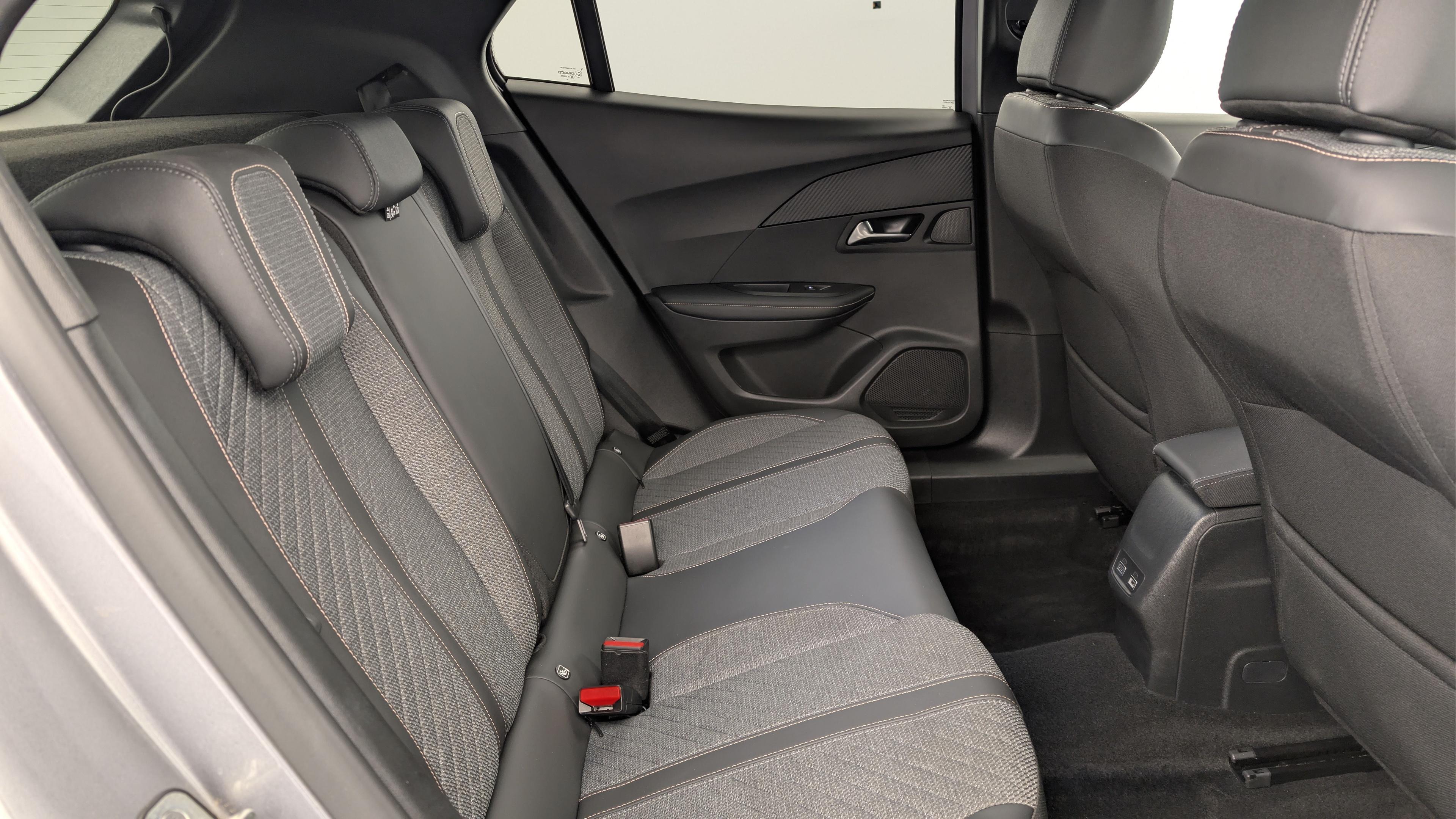 Peugeot 2008 Hybrid 136 e-DCS6 Allure