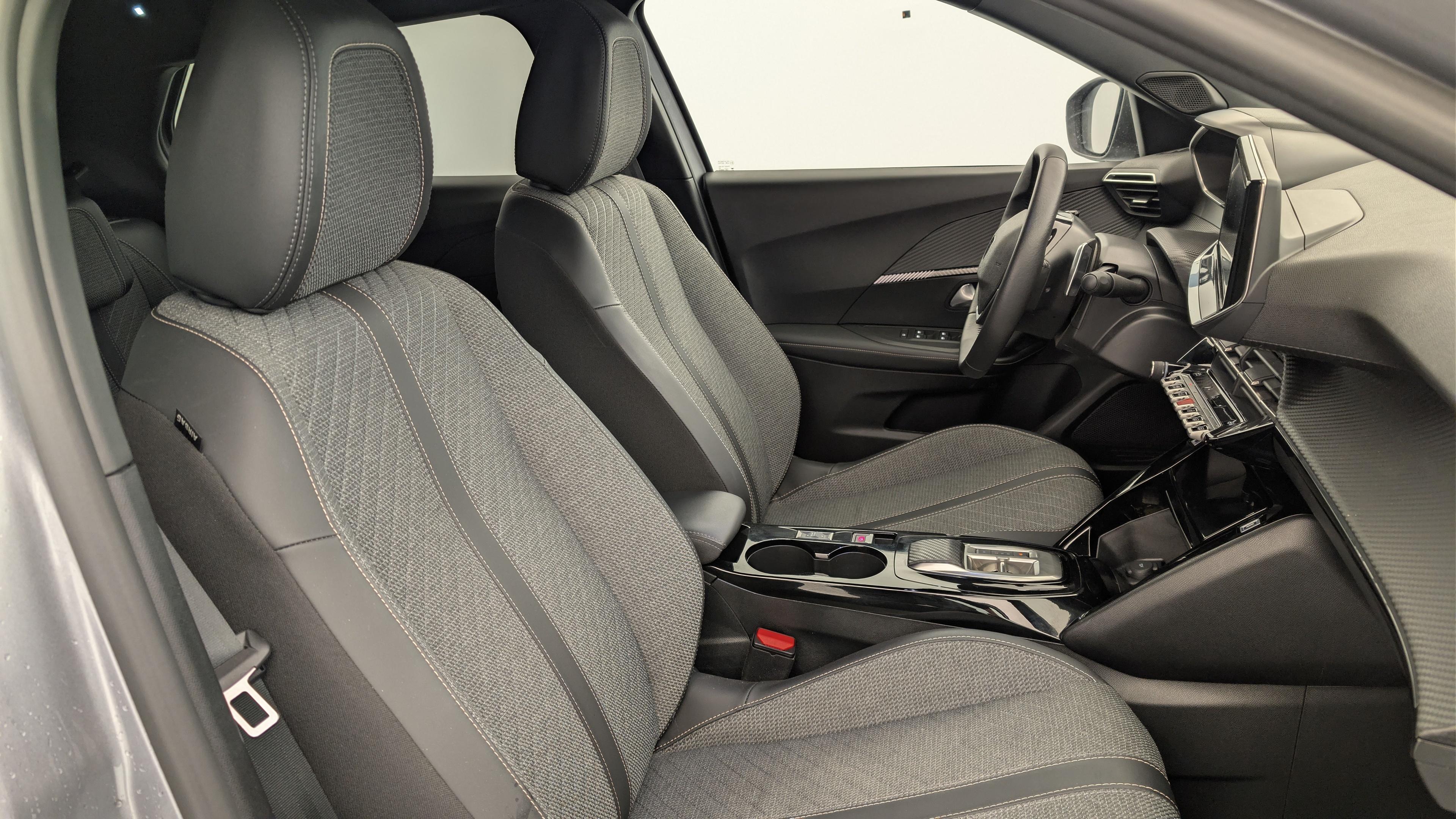 Peugeot 2008 Hybrid 136 e-DCS6 Allure