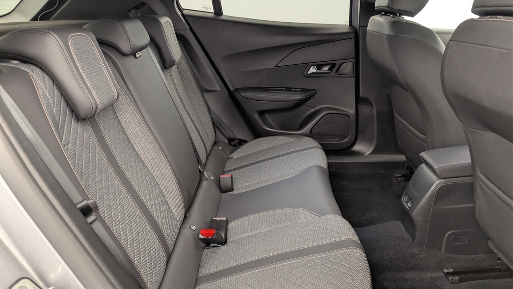 Peugeot 2008 Hybrid 136 e-DCS6 Allure