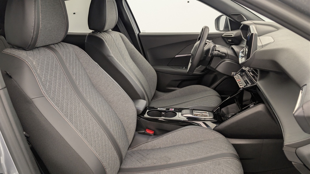 Peugeot 2008 Hybrid 136 e-DCS6 Allure