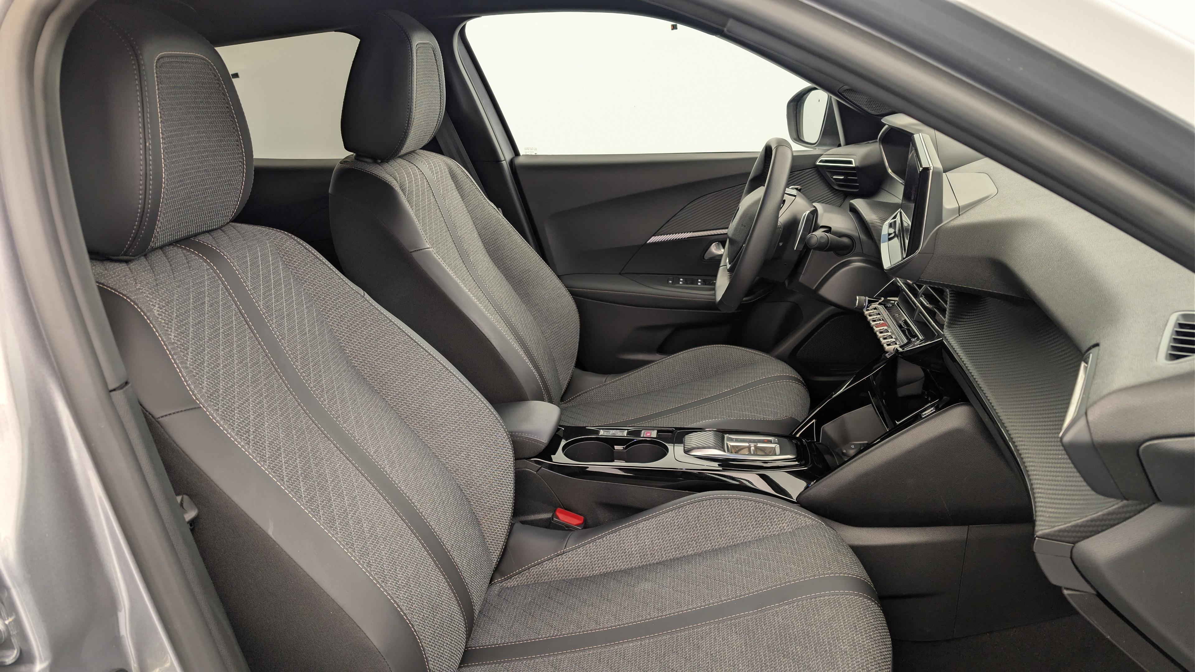 Peugeot 2008 Hybrid 136 e-DCS6 Allure