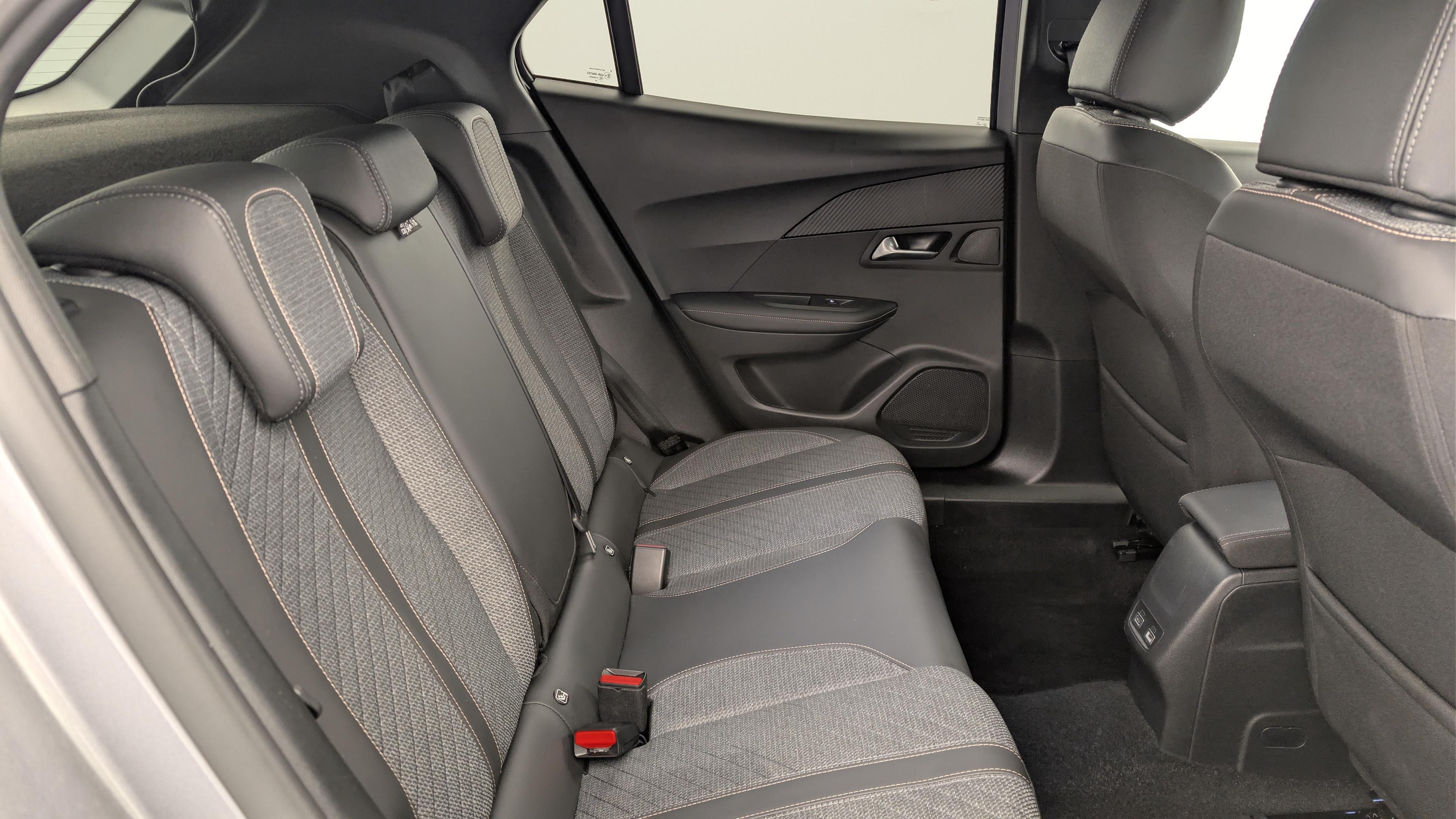 Peugeot 2008 Hybrid 136 e-DCS6 Allure