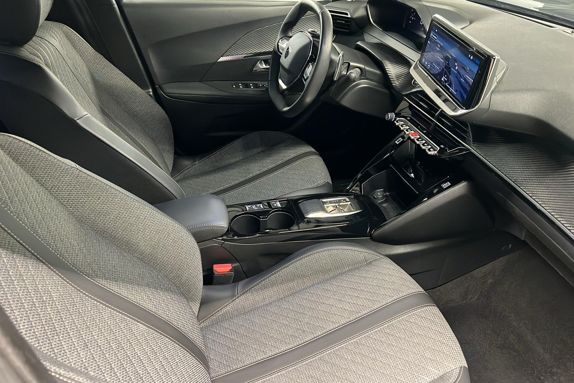 Peugeot 2008 Hybrid 136 e-DCS6 Allure