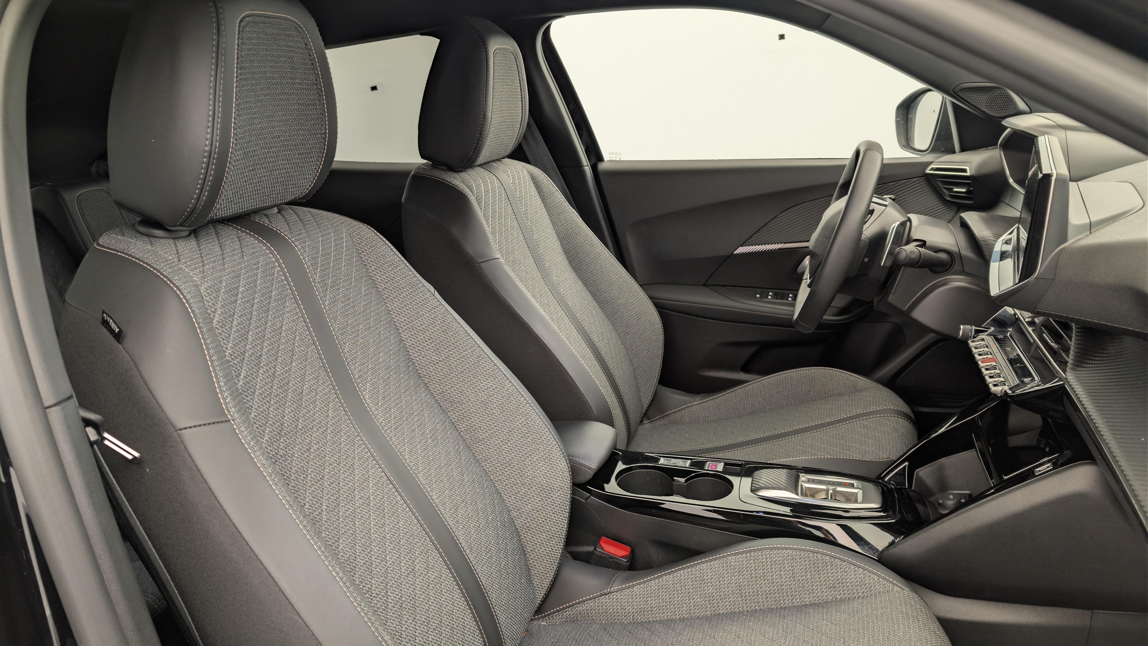 Peugeot 2008 Hybrid 136 e-DCS6 Allure