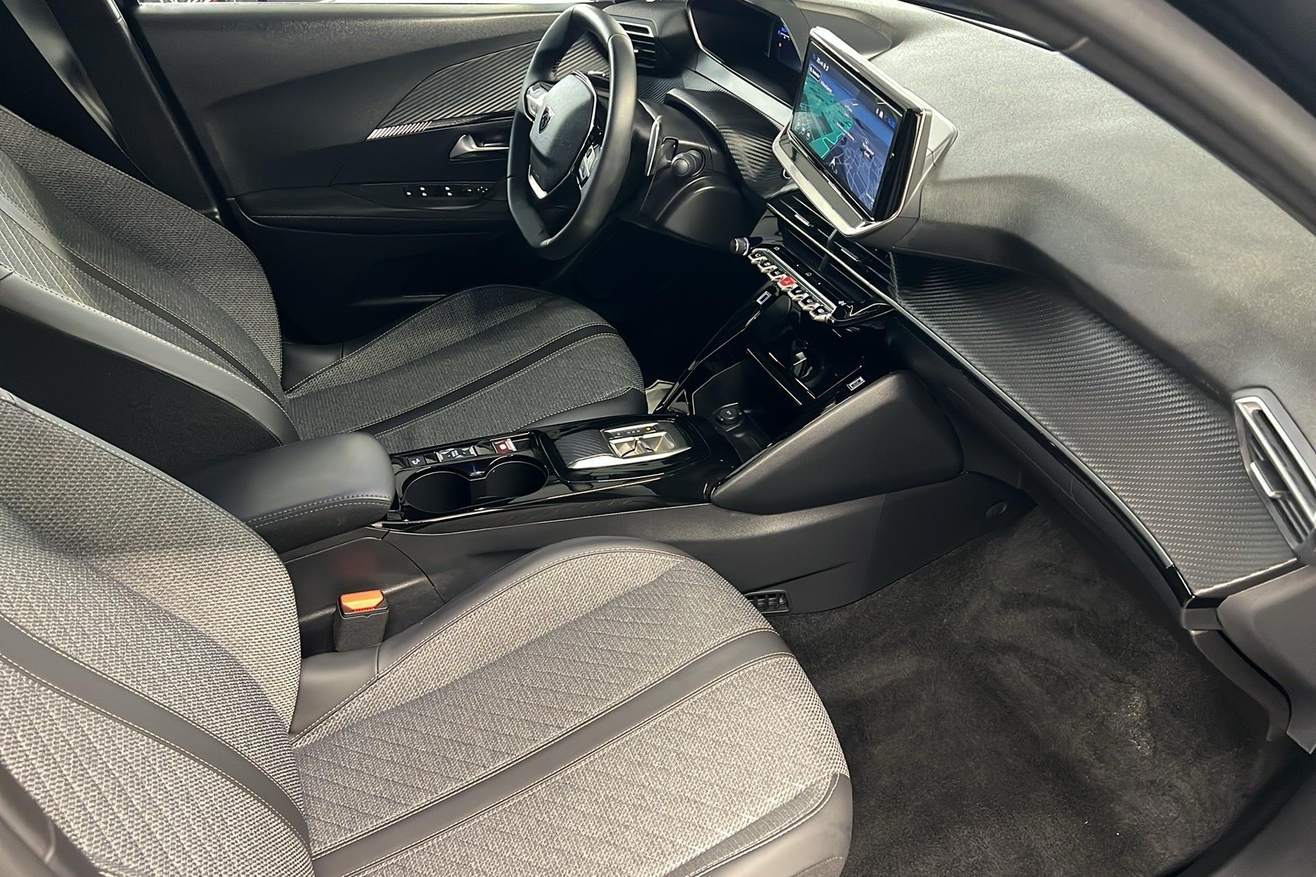 Peugeot 2008 Hybrid 136 e-DCS6 Allure