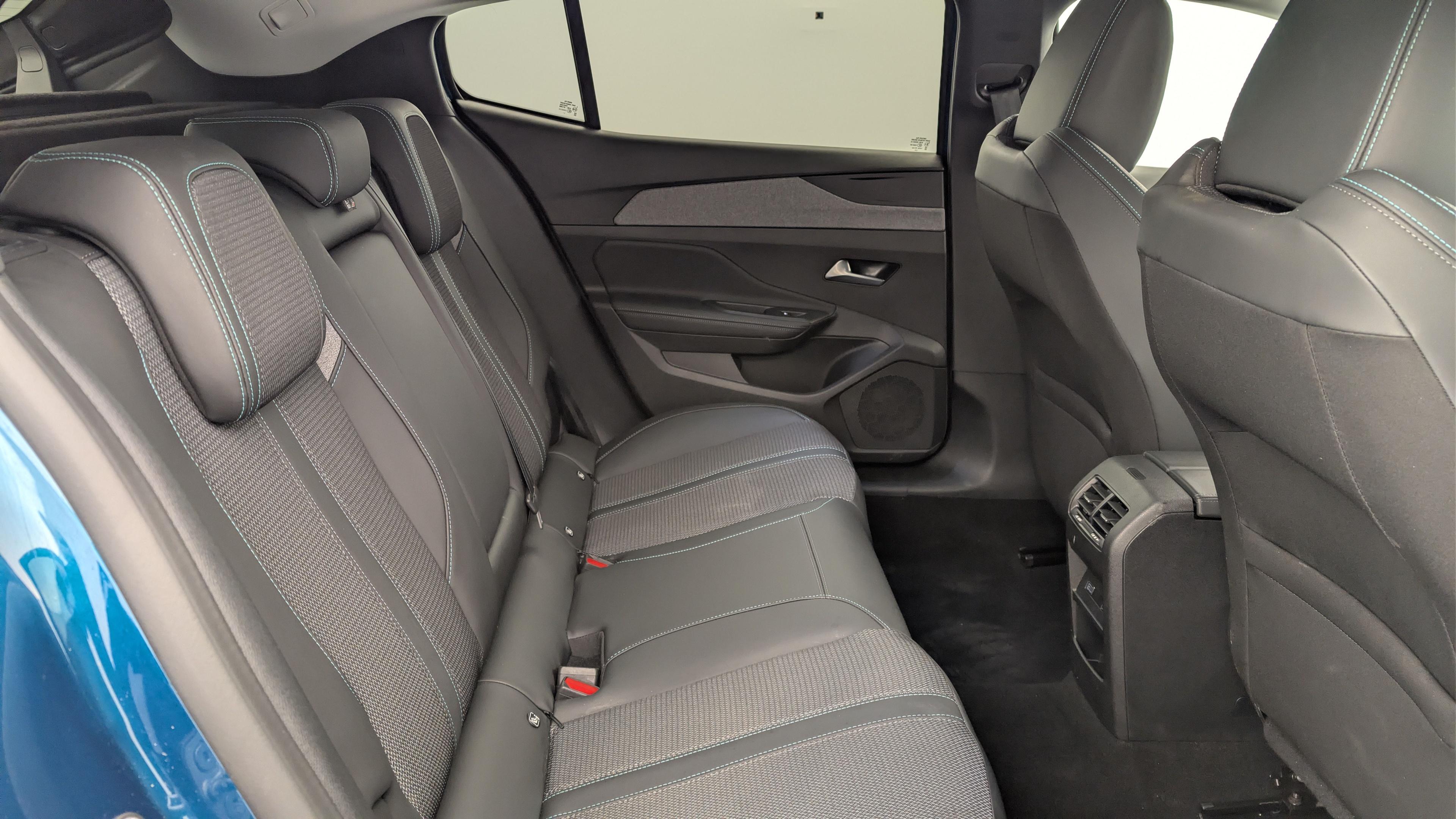 Peugeot 408 Hybrid 145 e-DCS6 Allure