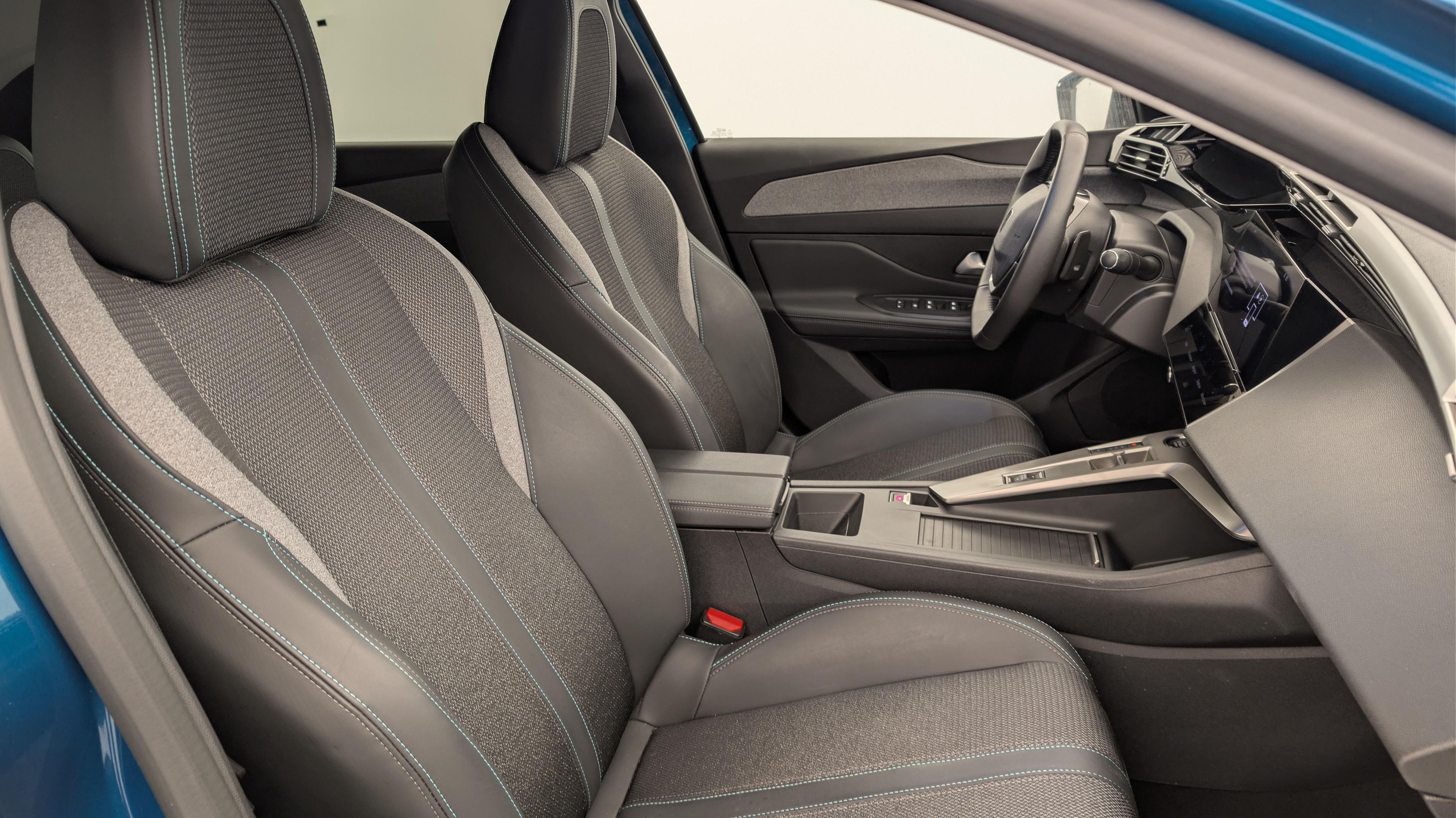 Peugeot 408 Hybrid 145 e-DCS6 Allure