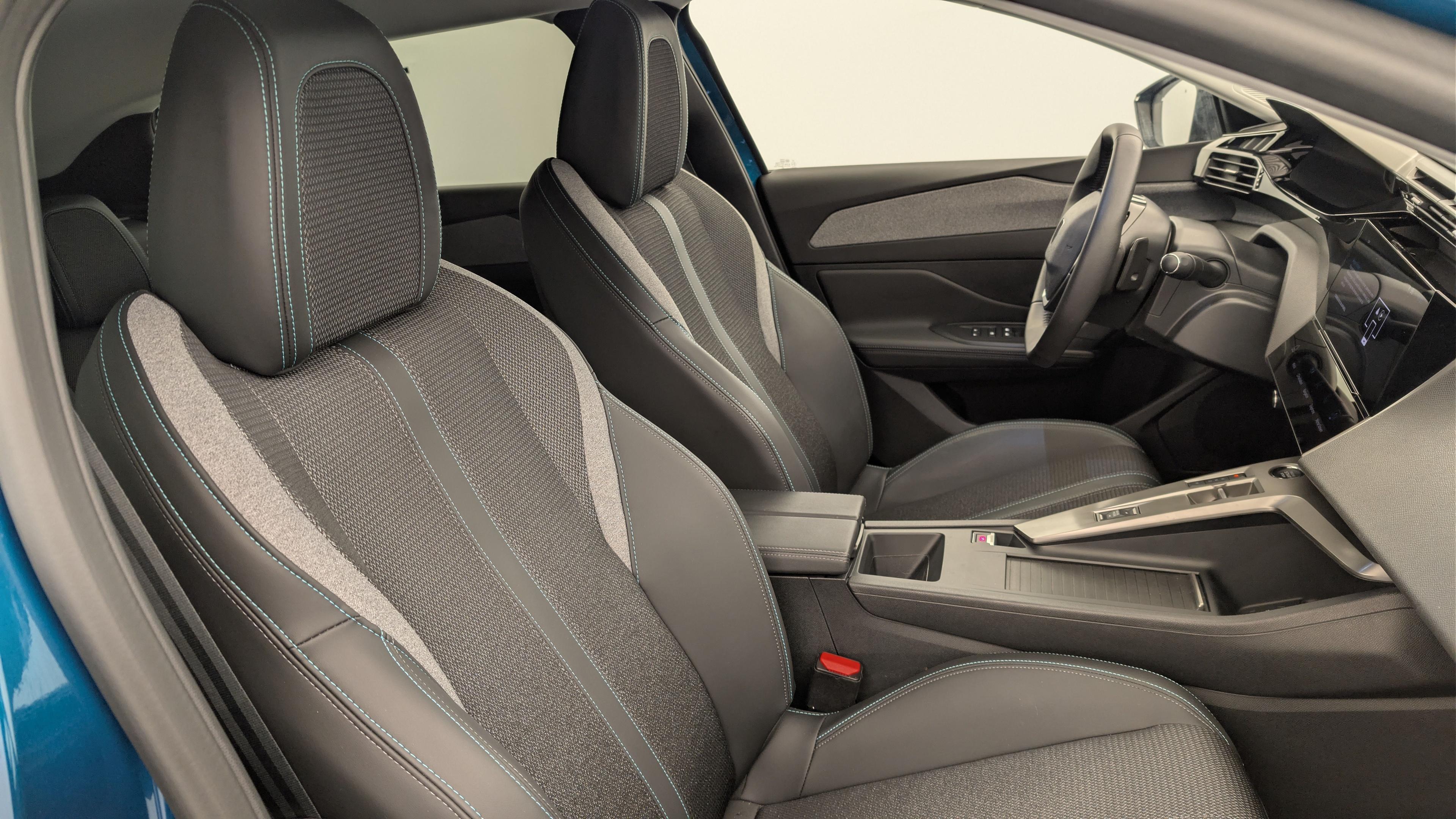 Peugeot 408 Hybrid 145 e-DCS6 Allure