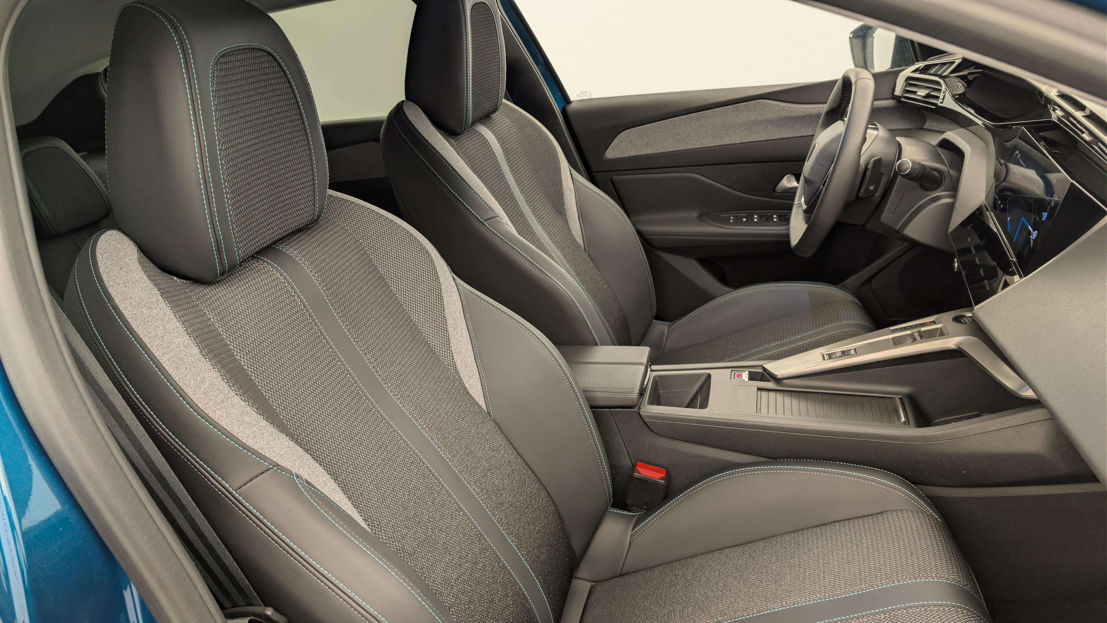 Peugeot 408 Hybrid 145 e-DCS6 Allure