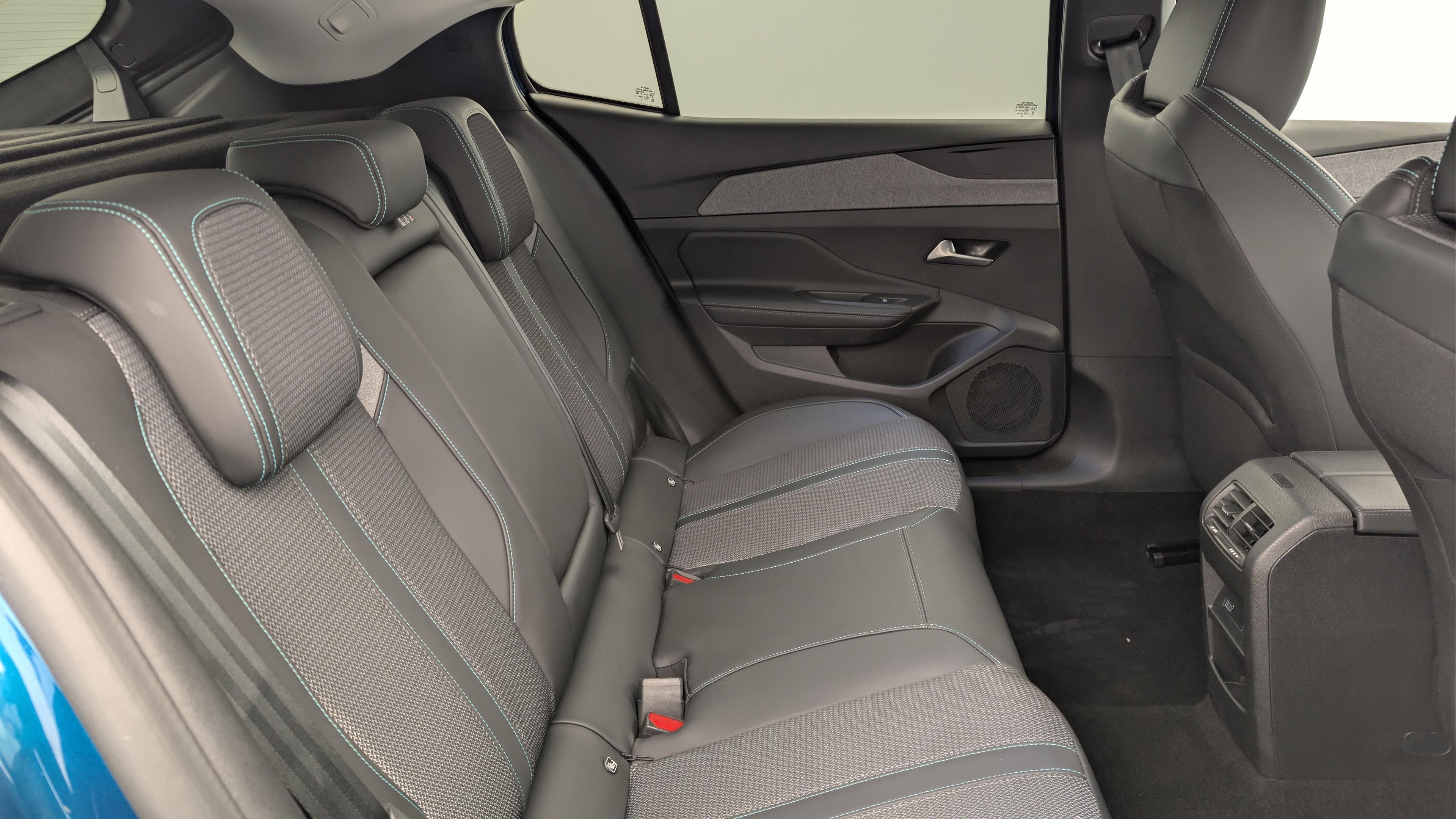 Peugeot 408 Hybrid 145 e-DCS6 Allure