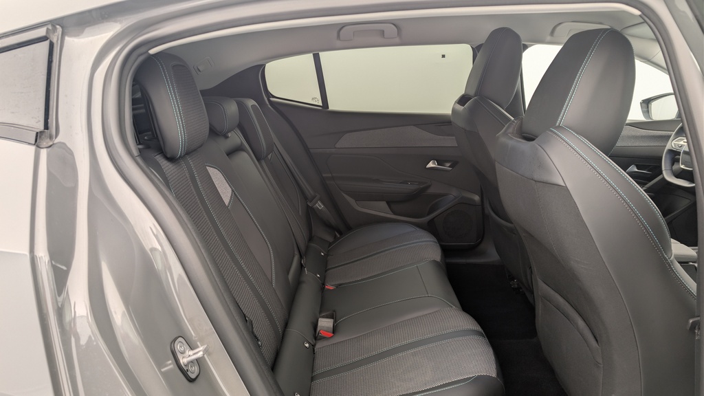 Peugeot 408 Hybrid 145 e-DCS6 Allure