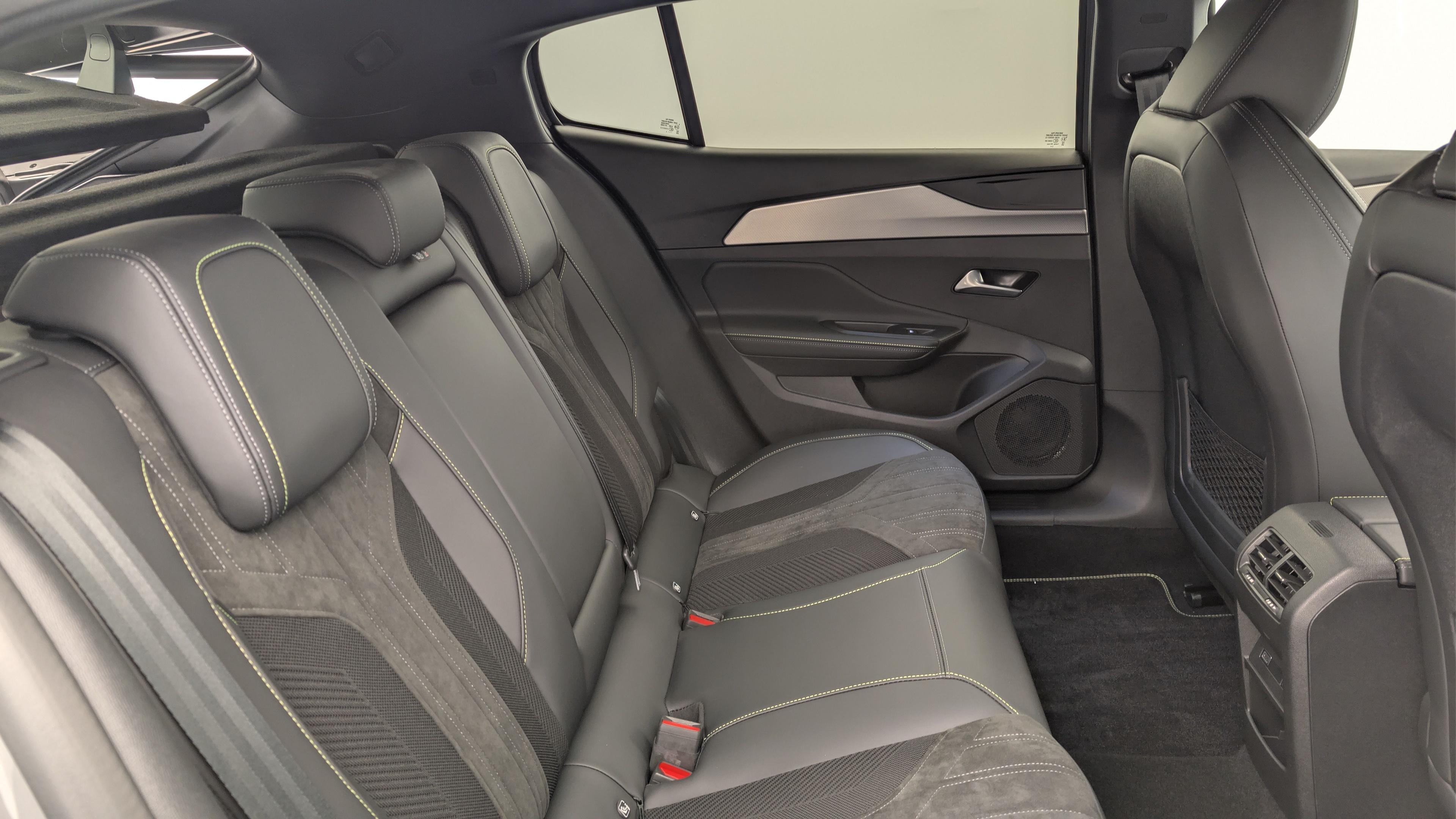 Peugeot 408 PHEV 225 e-EAT8 GT