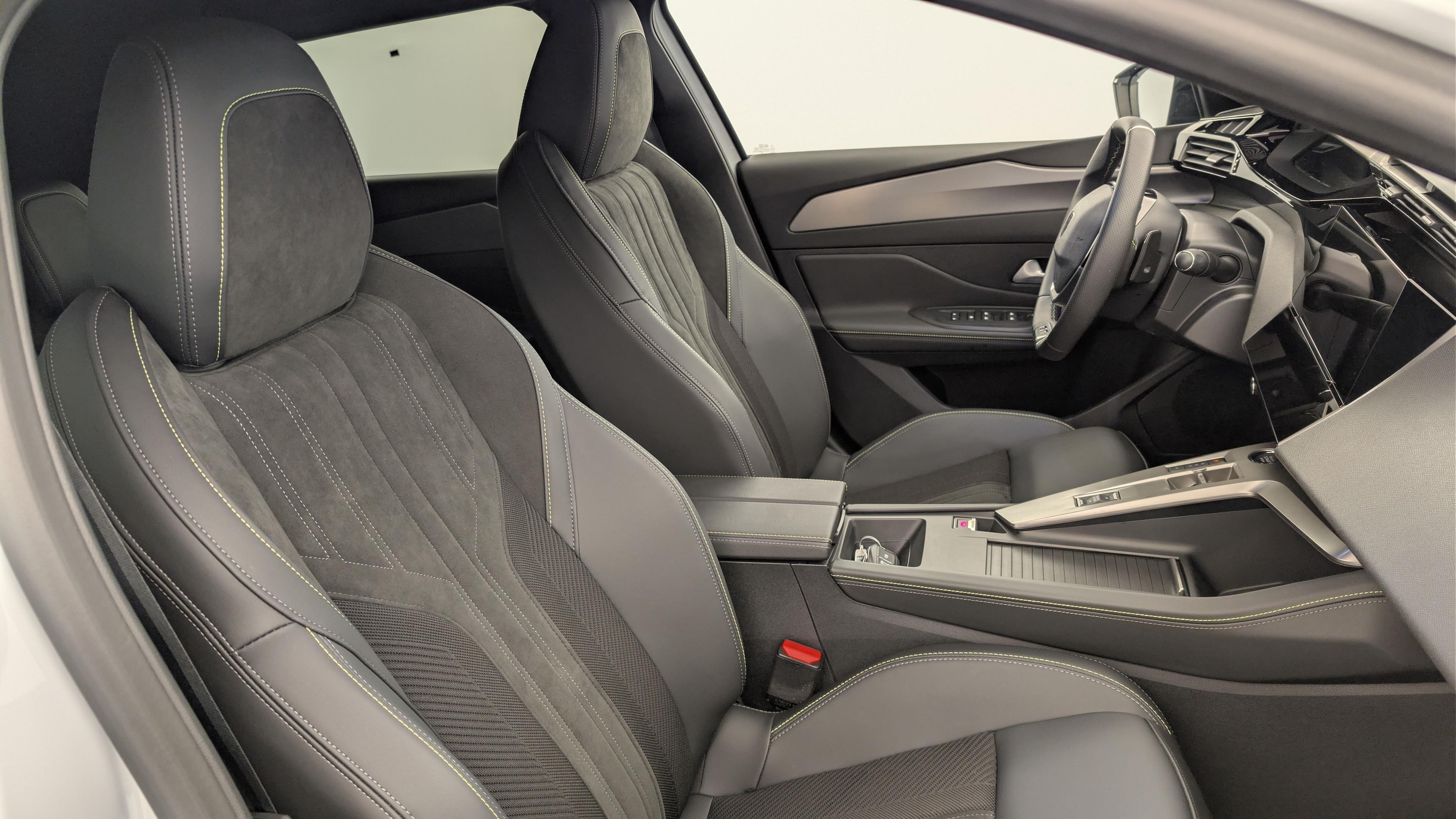 Peugeot 408 Hybrid 145 e-DCS6 GT