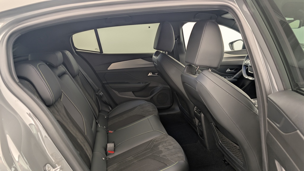 Peugeot 408 Hybrid 145 e-DCS6 GT