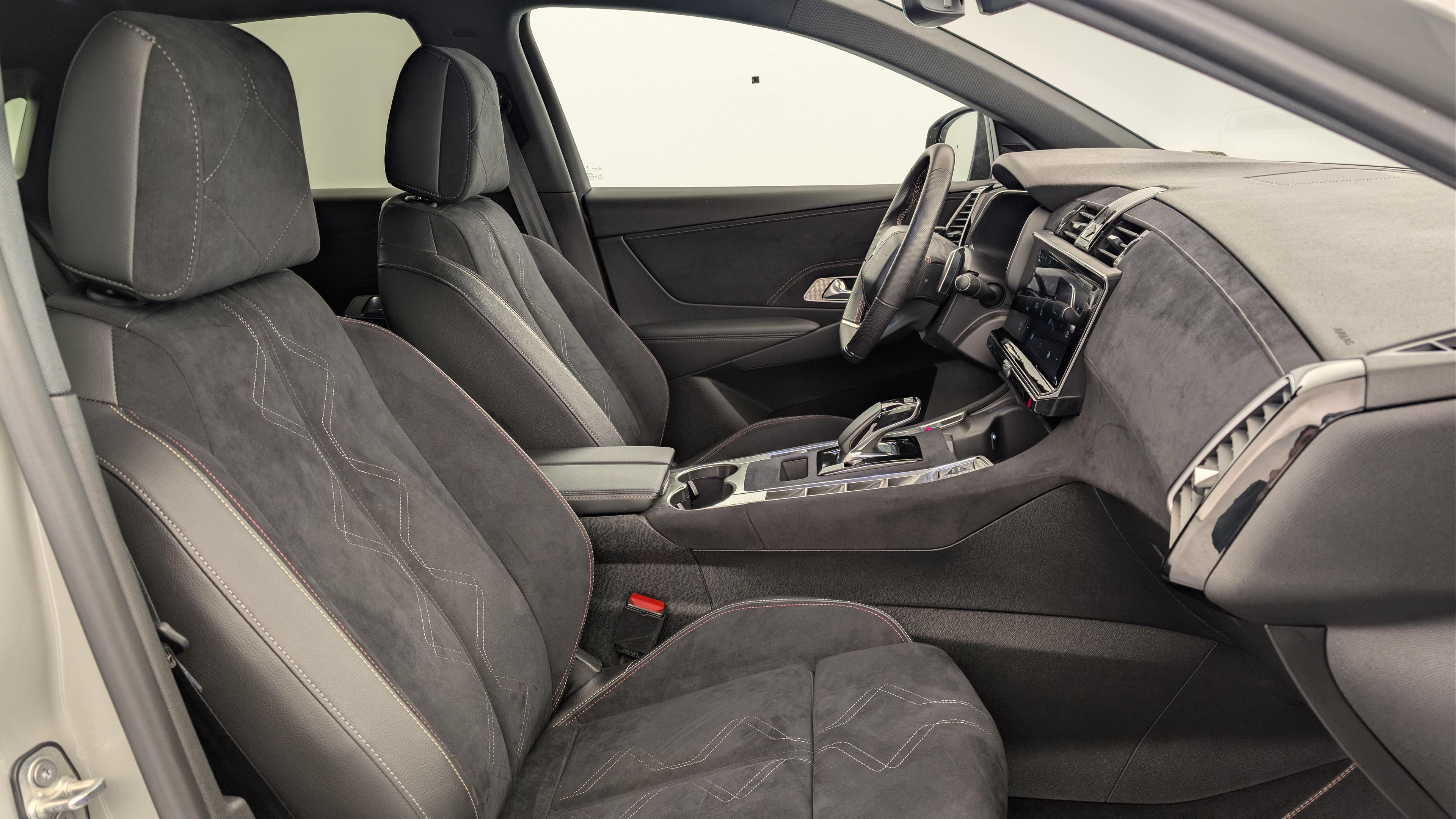 ds DS7 Hybride Rechargeable E-Tense 300 EAT8 4x4 Performance Line +