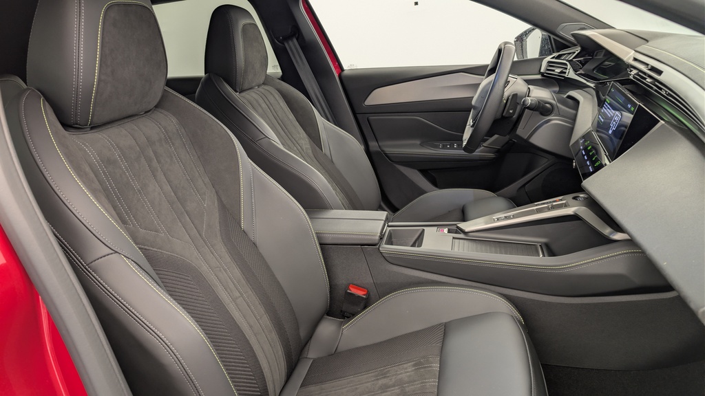 Peugeot 408 Hybrid 145 e-DCS6 GT