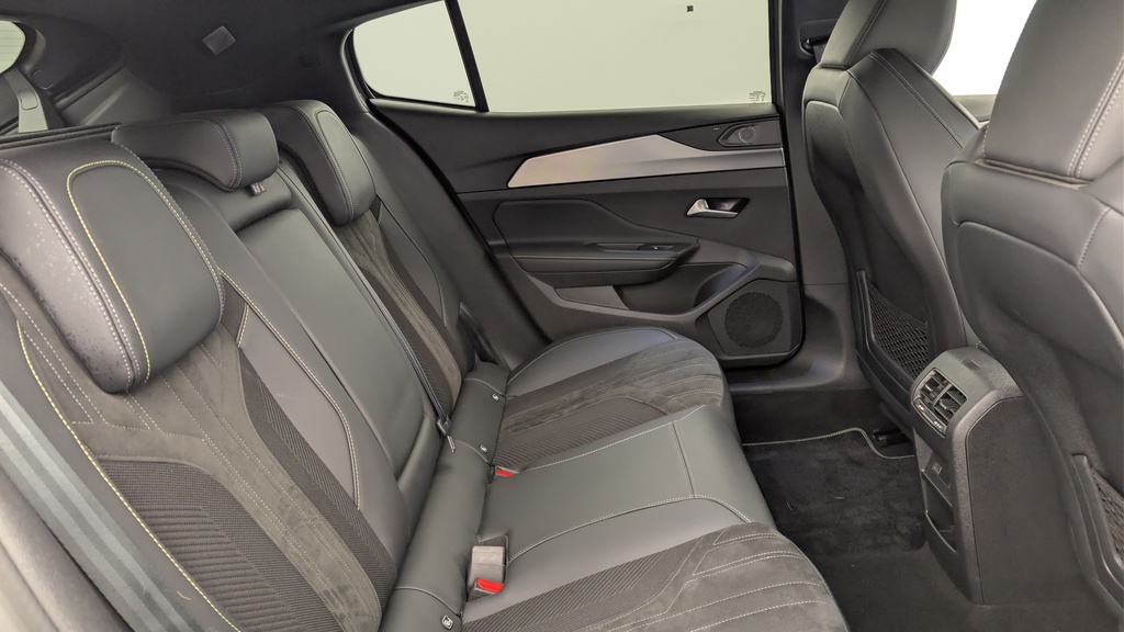 Peugeot 408 Hybrid 145 e-DCS6 GT