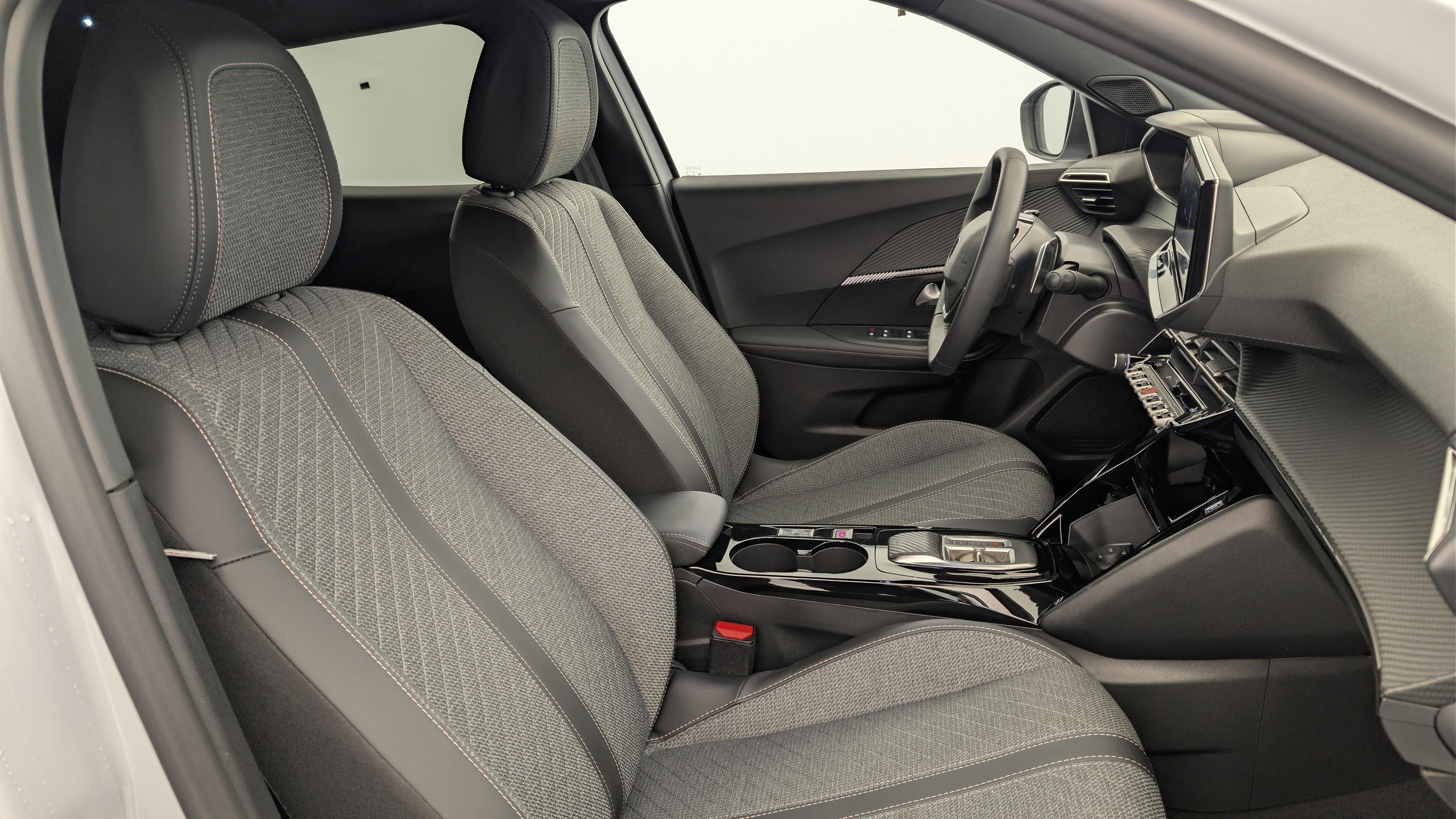 Peugeot 2008 Hybrid 145 e-DCS6 Allure