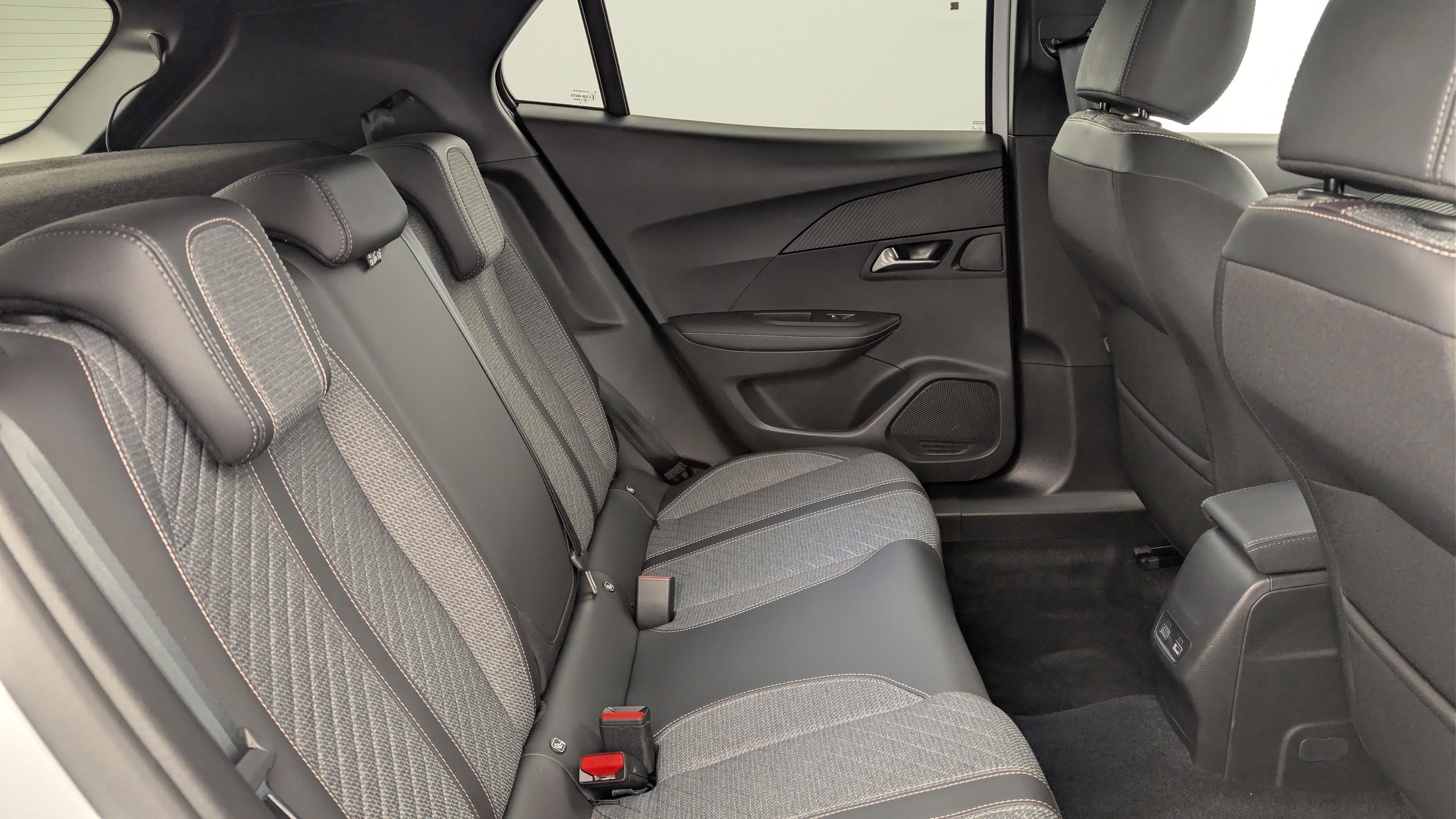 Peugeot 2008 Hybrid 145 e-DCS6 Allure