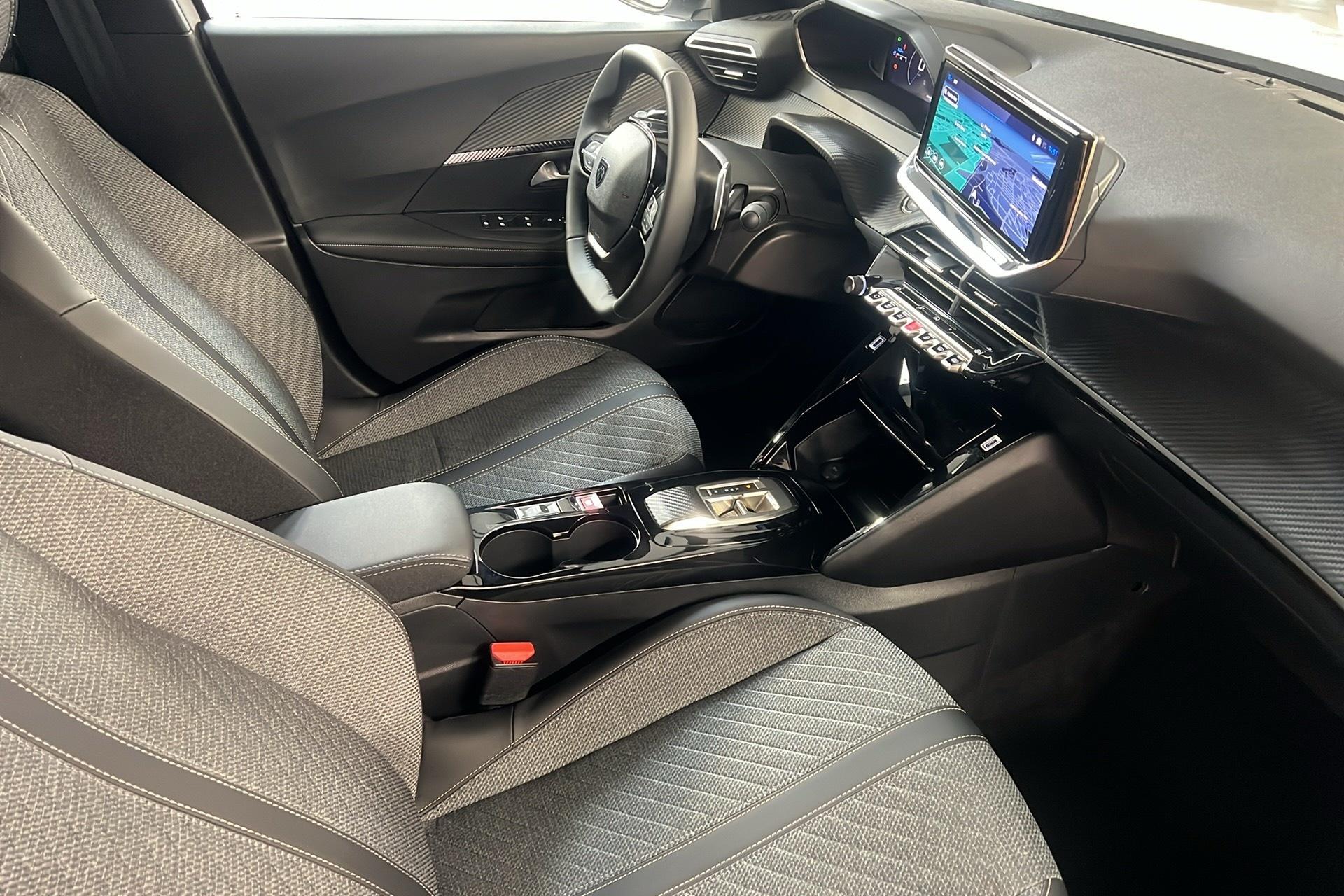 Peugeot 2008 Hybrid 145 e-DCS6 Allure