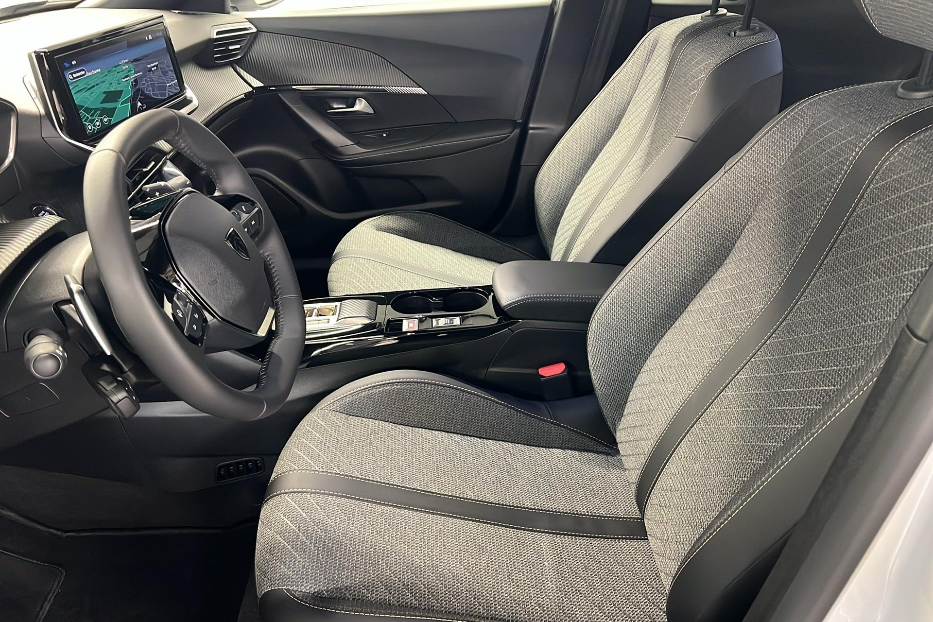 Peugeot 2008 Hybrid 145 e-DCS6 Allure