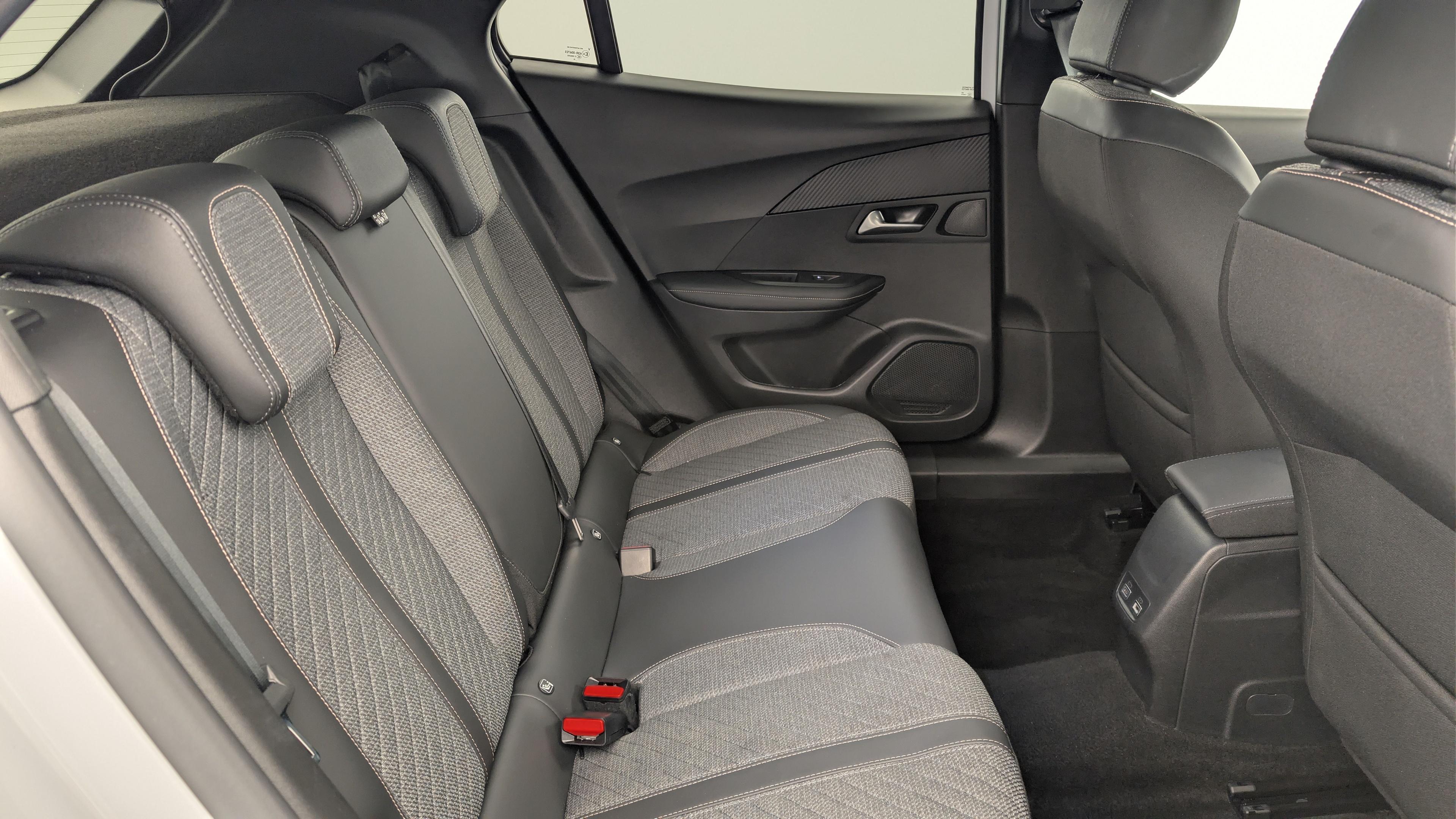 Peugeot 2008 Hybrid 145 e-DCS6 Allure