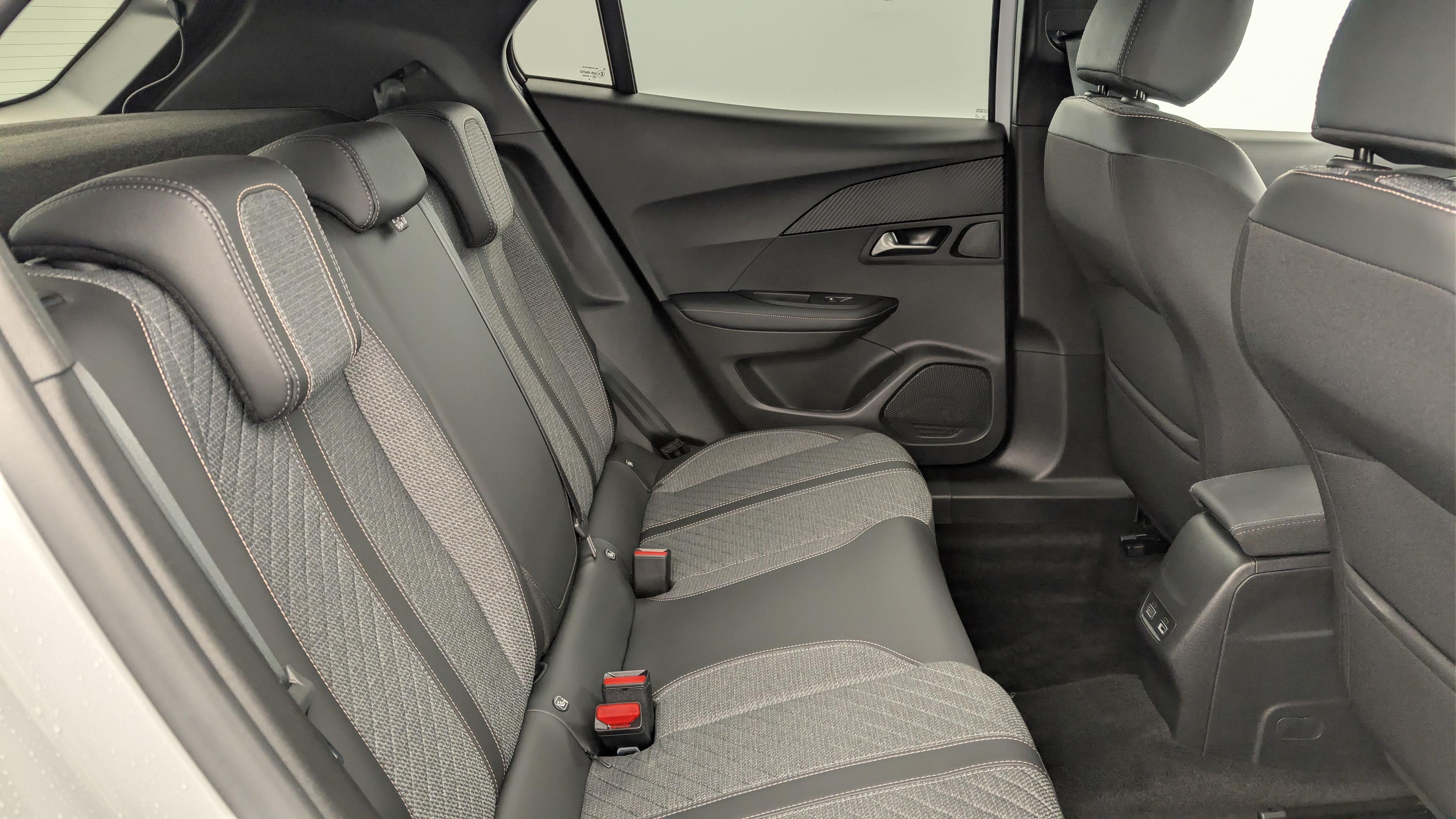 Peugeot 2008 Hybrid 145 e-DCS6 Allure