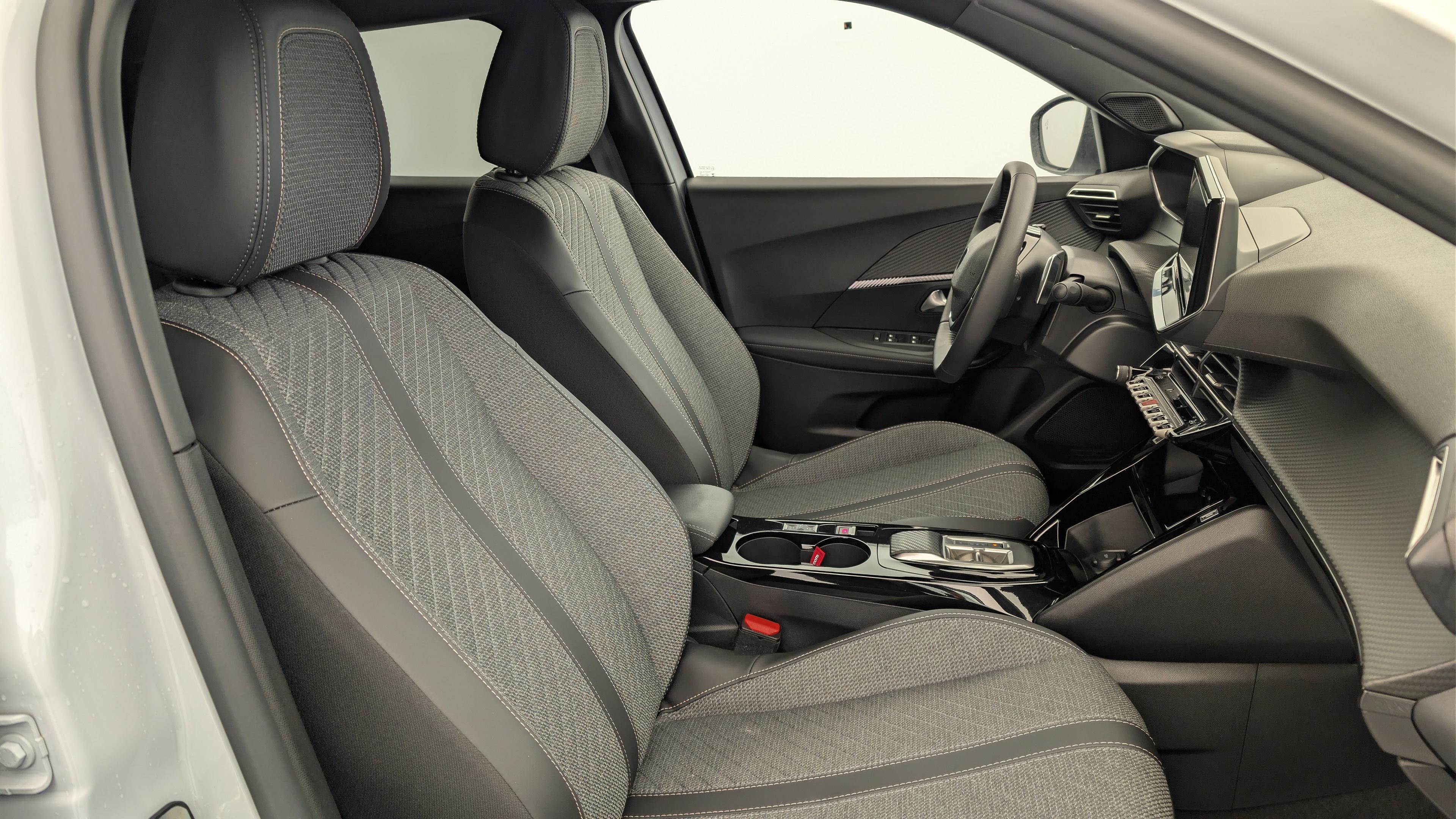 Peugeot 2008 Hybrid 145 e-DCS6 Allure