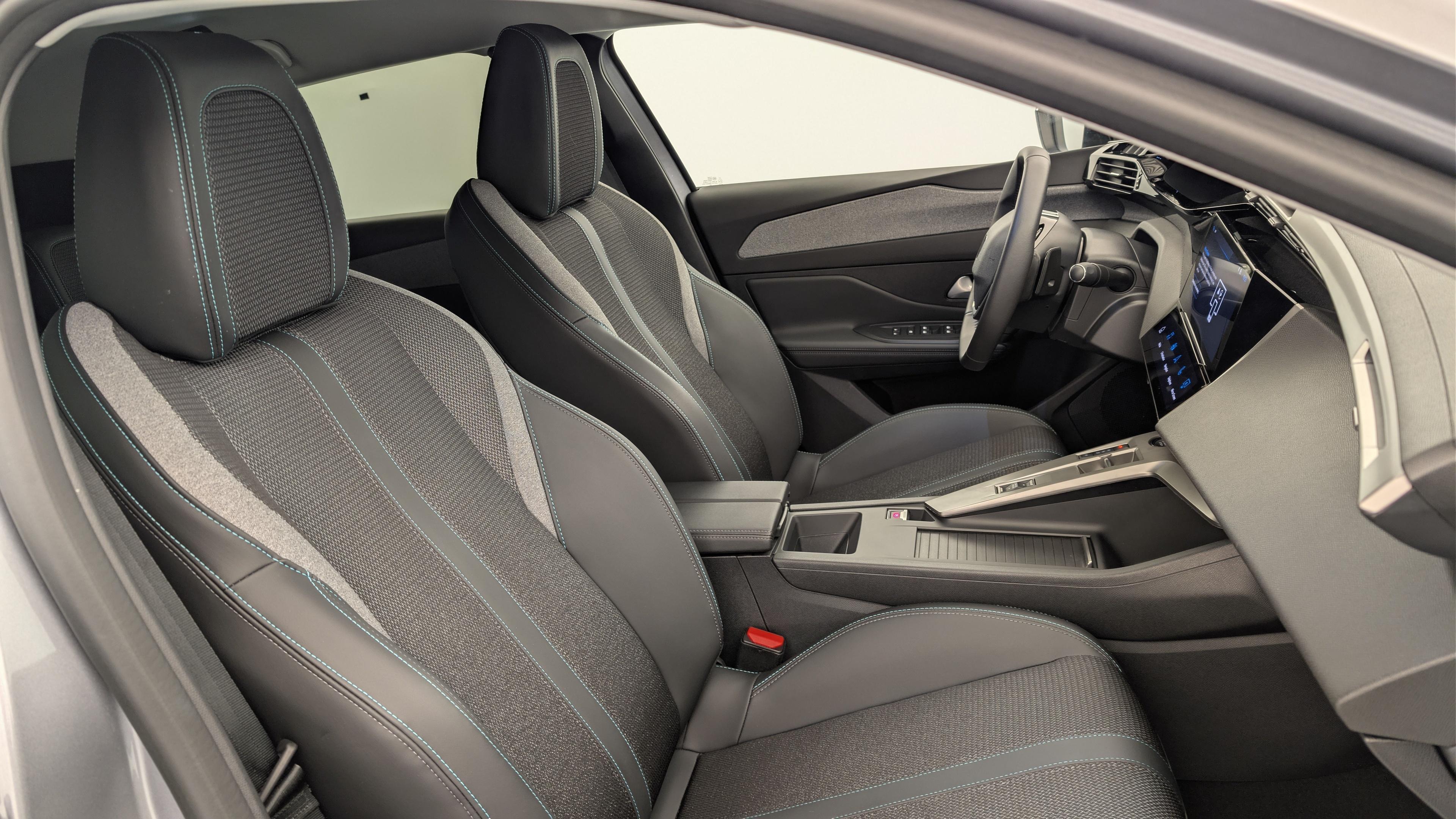 Peugeot 308 Hybrid 136 e-DCS6 Allure