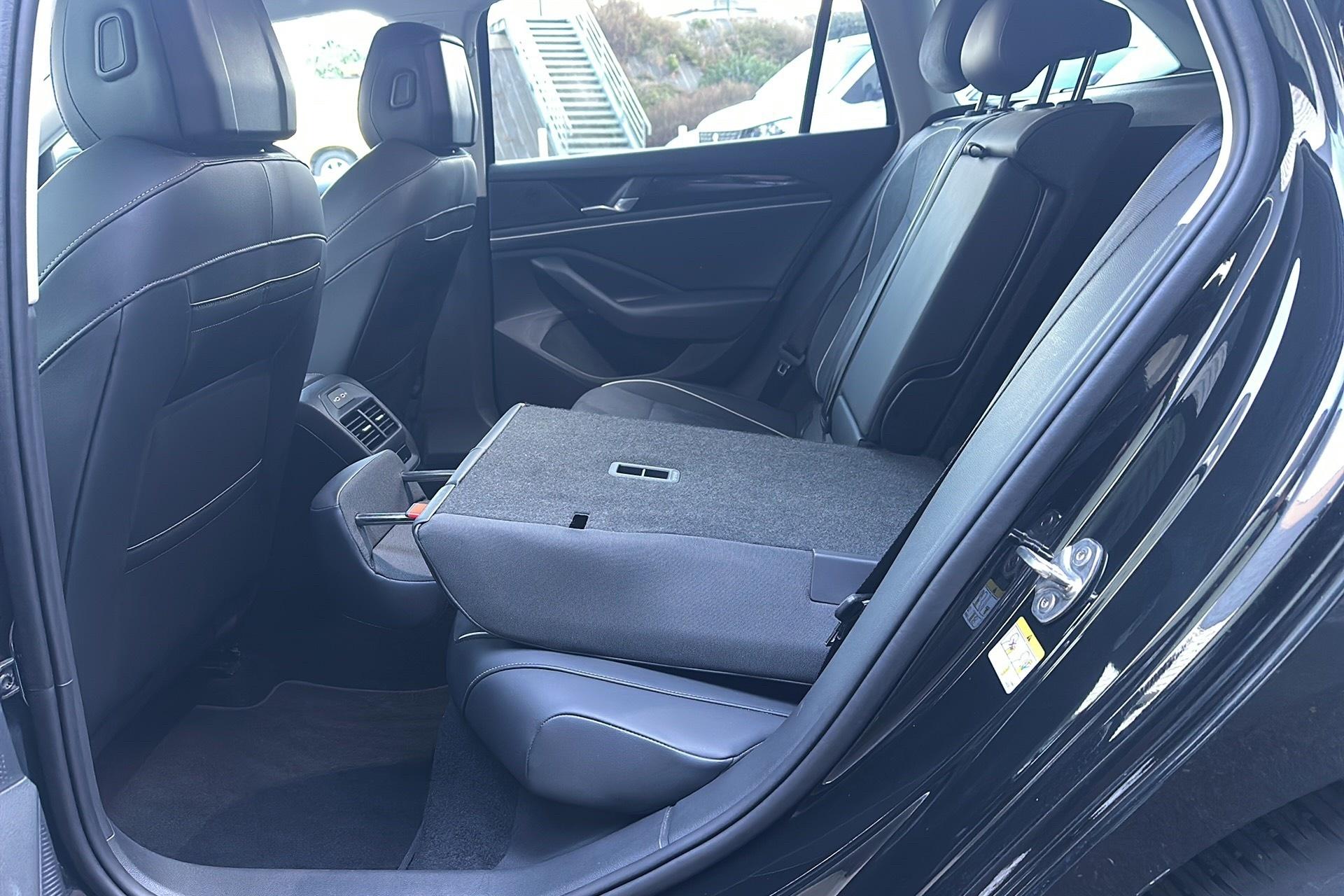 Volkswagen Passat 1.5 eTSI OPF 150 DSG7 Life Plus