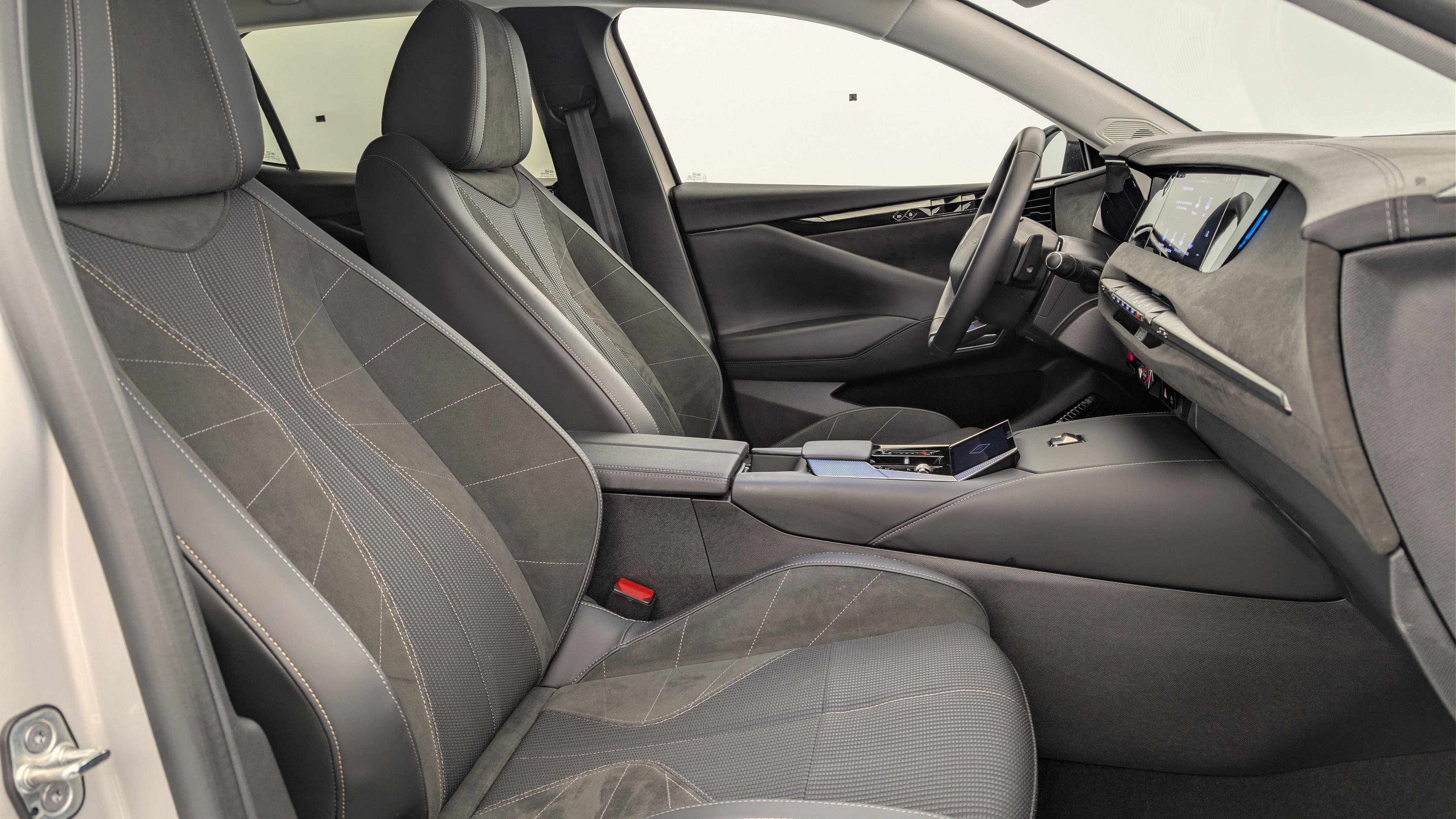 ds DS4 PureTech 130 EAT8 Etoile - Alcantara