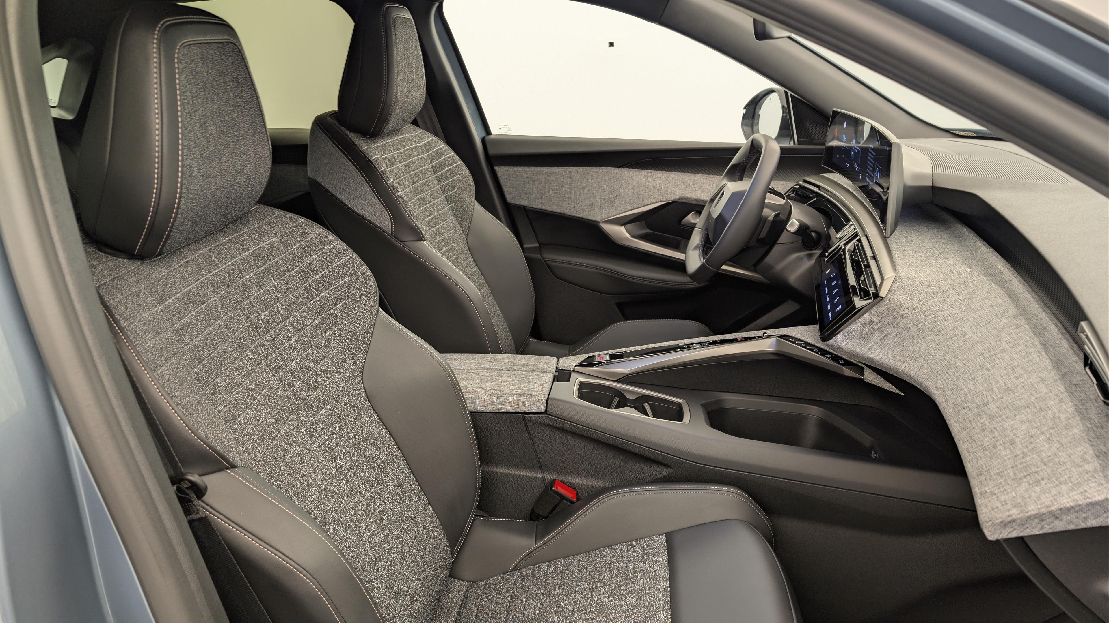 Peugeot 3008 Hybrid 145 e-DCS6 Allure