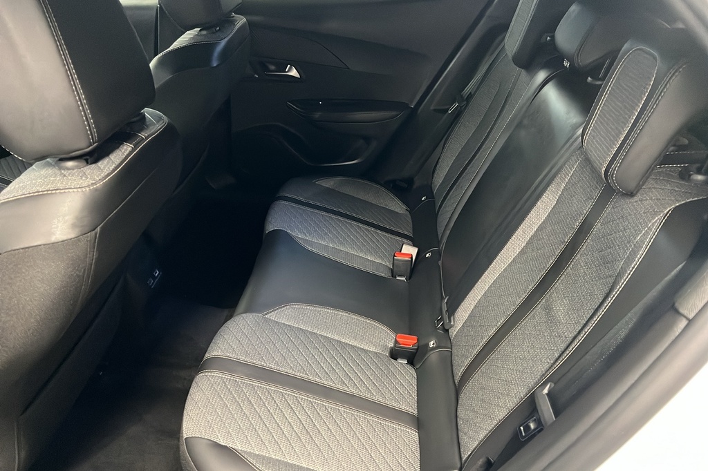 Peugeot 2008 Hybrid 145 e-DCS6 Allure