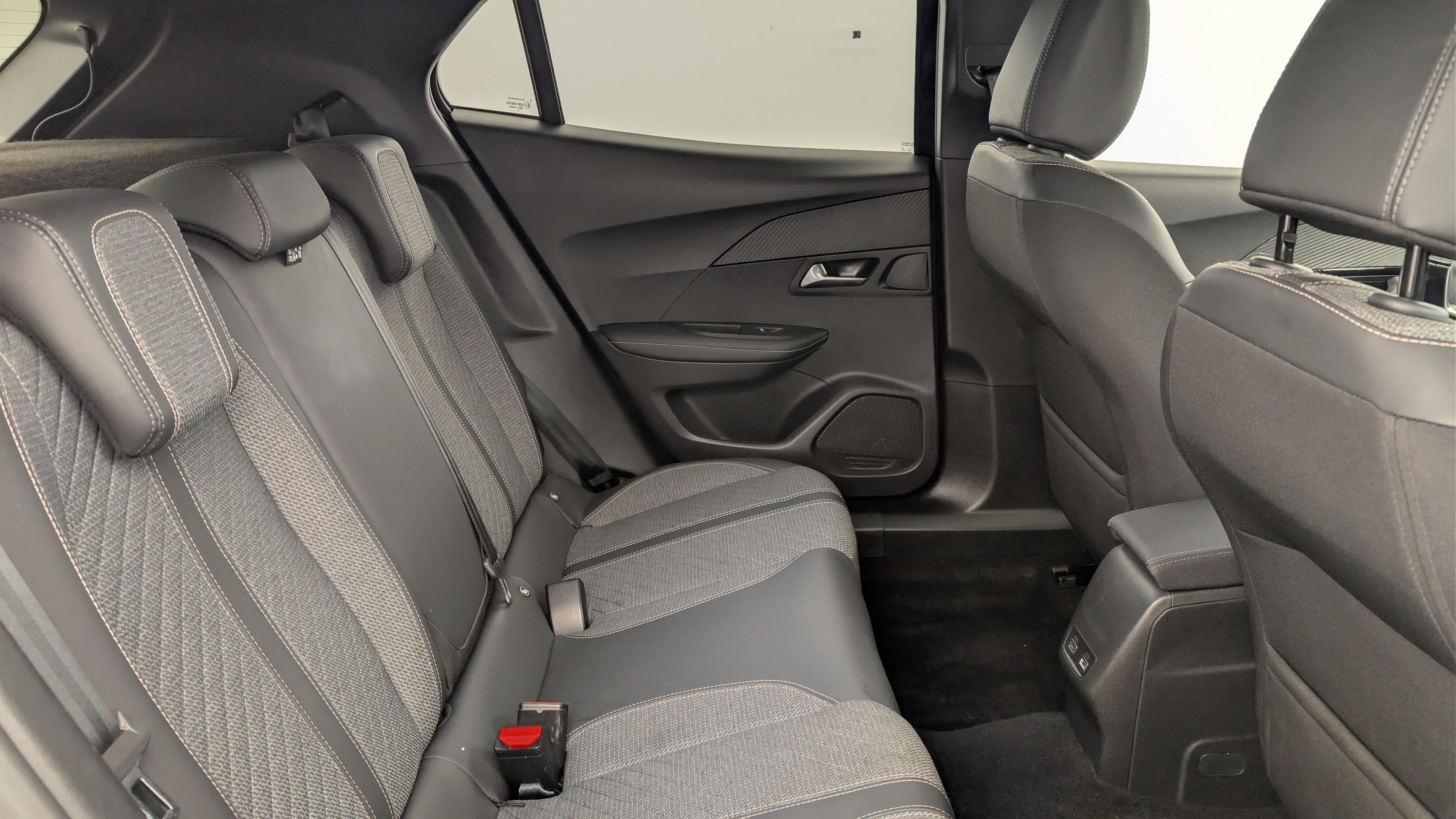 Peugeot 2008 Hybrid 136 e-DCS6 Allure