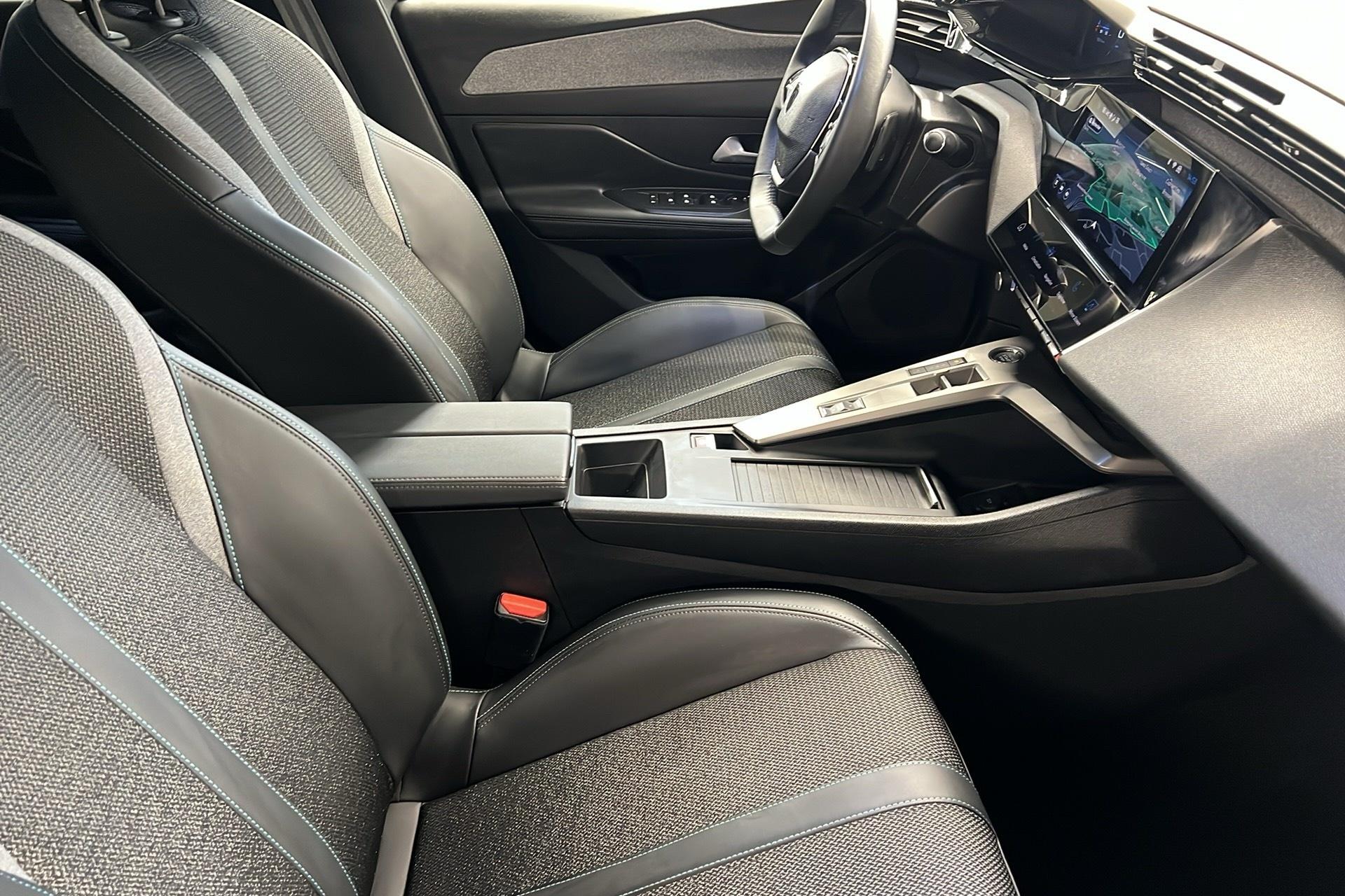 Peugeot 408 Hybrid 145 e-DCS6 Allure