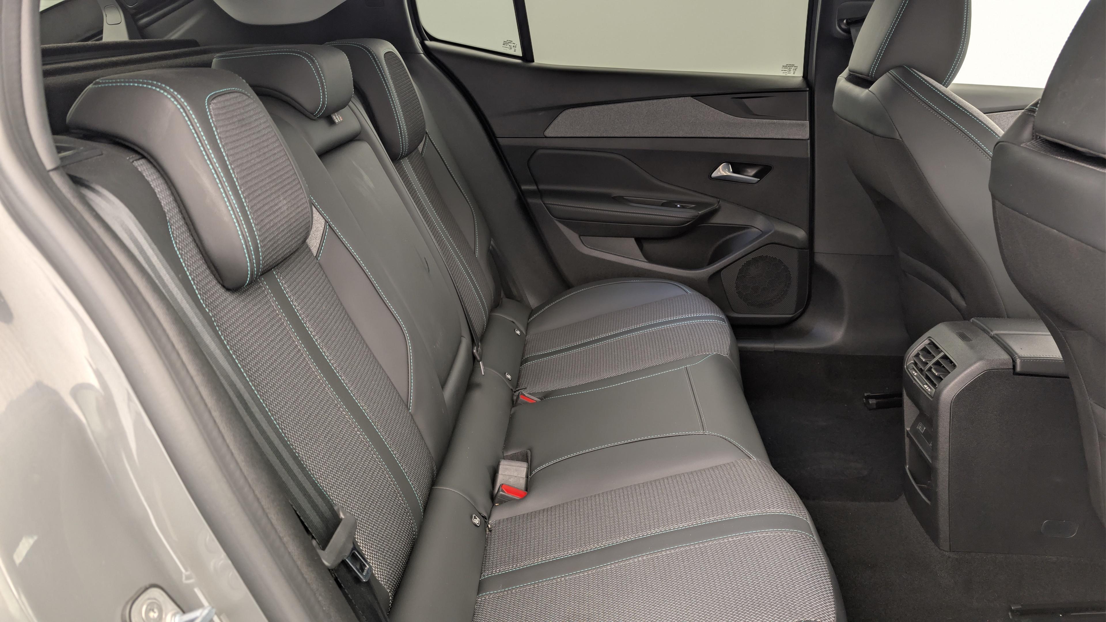 Peugeot 408 Hybrid 145 e-DCS6 Allure