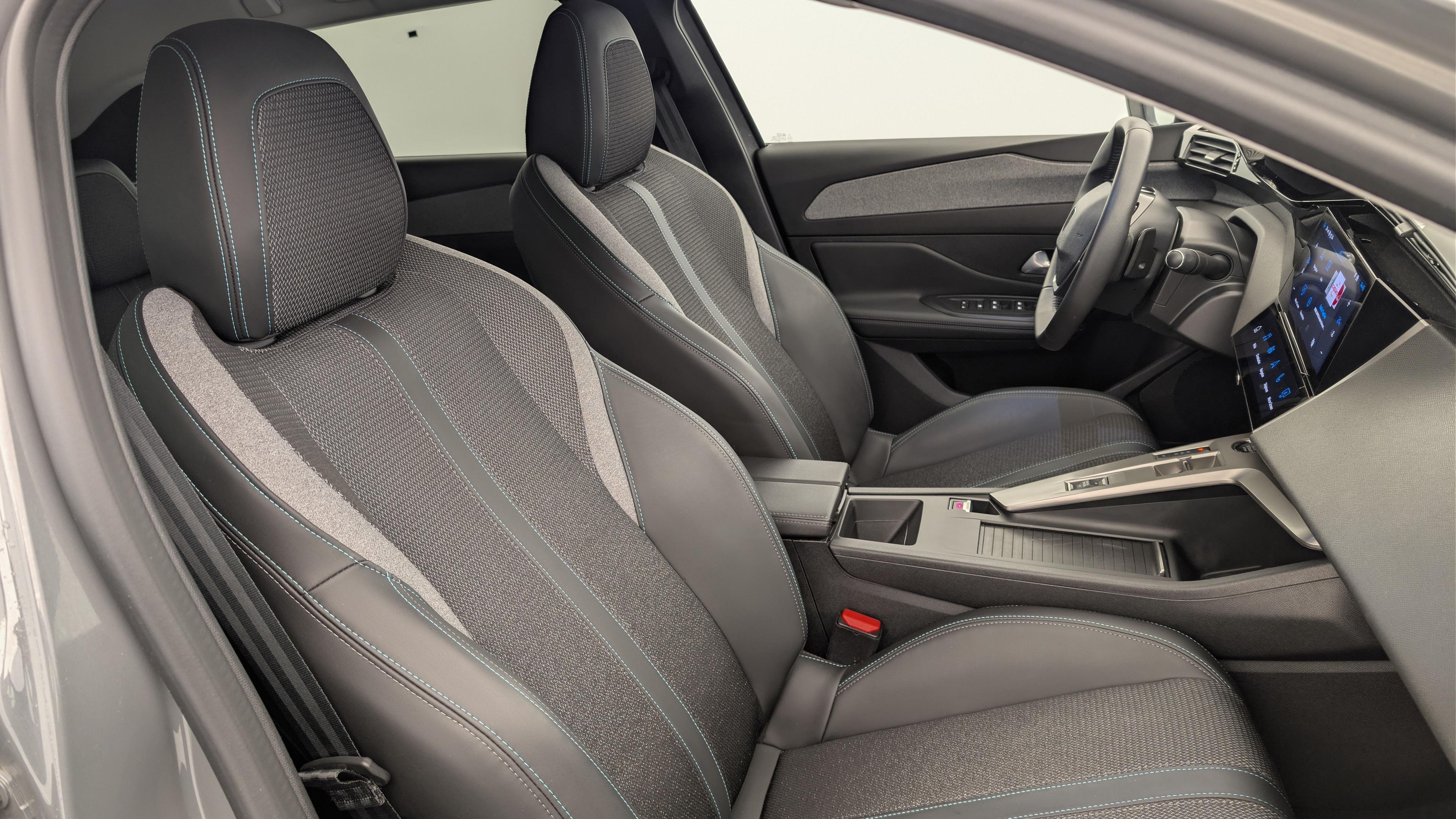 Peugeot 408 Hybrid 145 e-DCS6 Allure