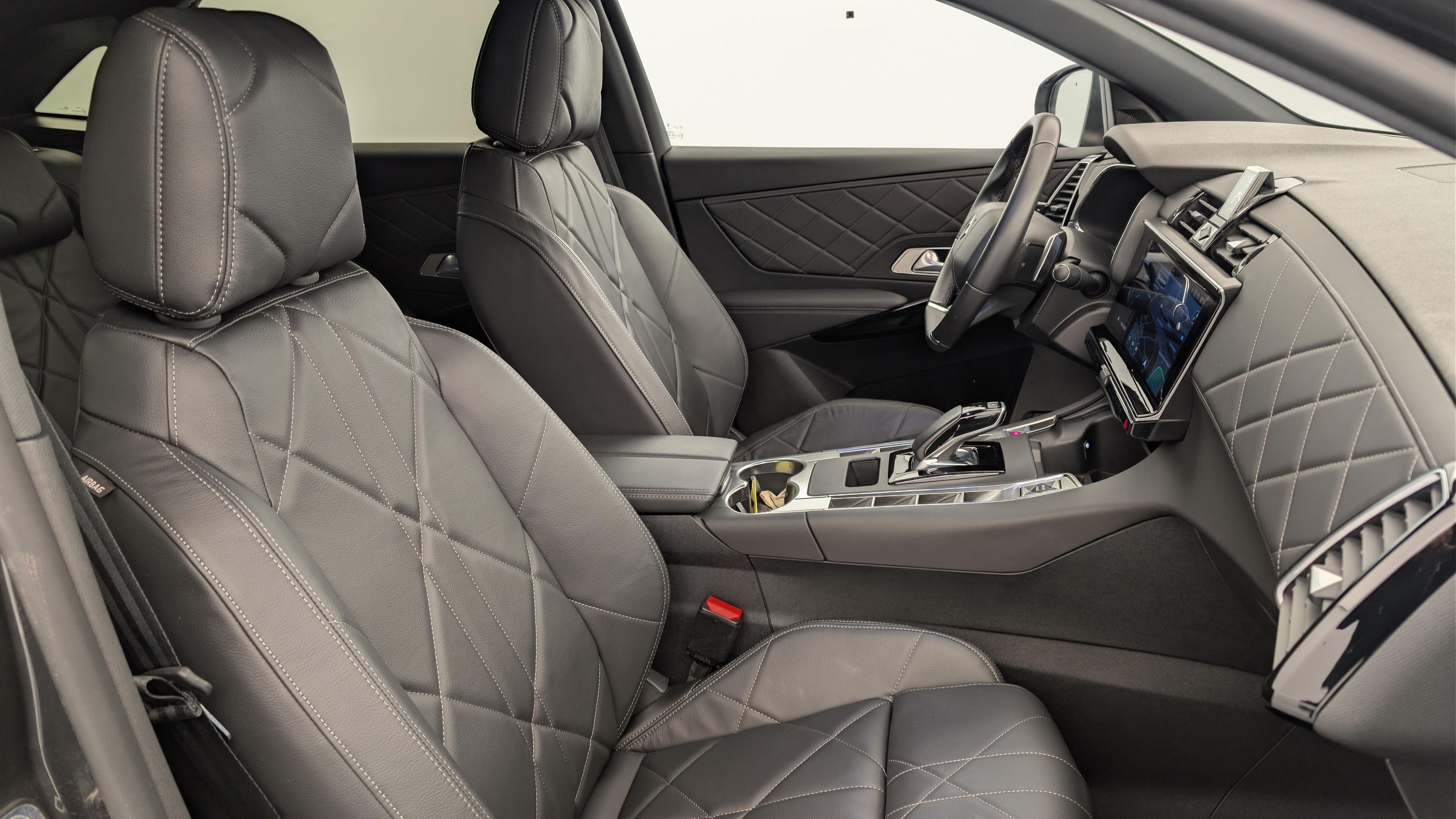 ds DS7 Hybride Rechargeable E-Tense 300 EAT8 4x4 Rivoli