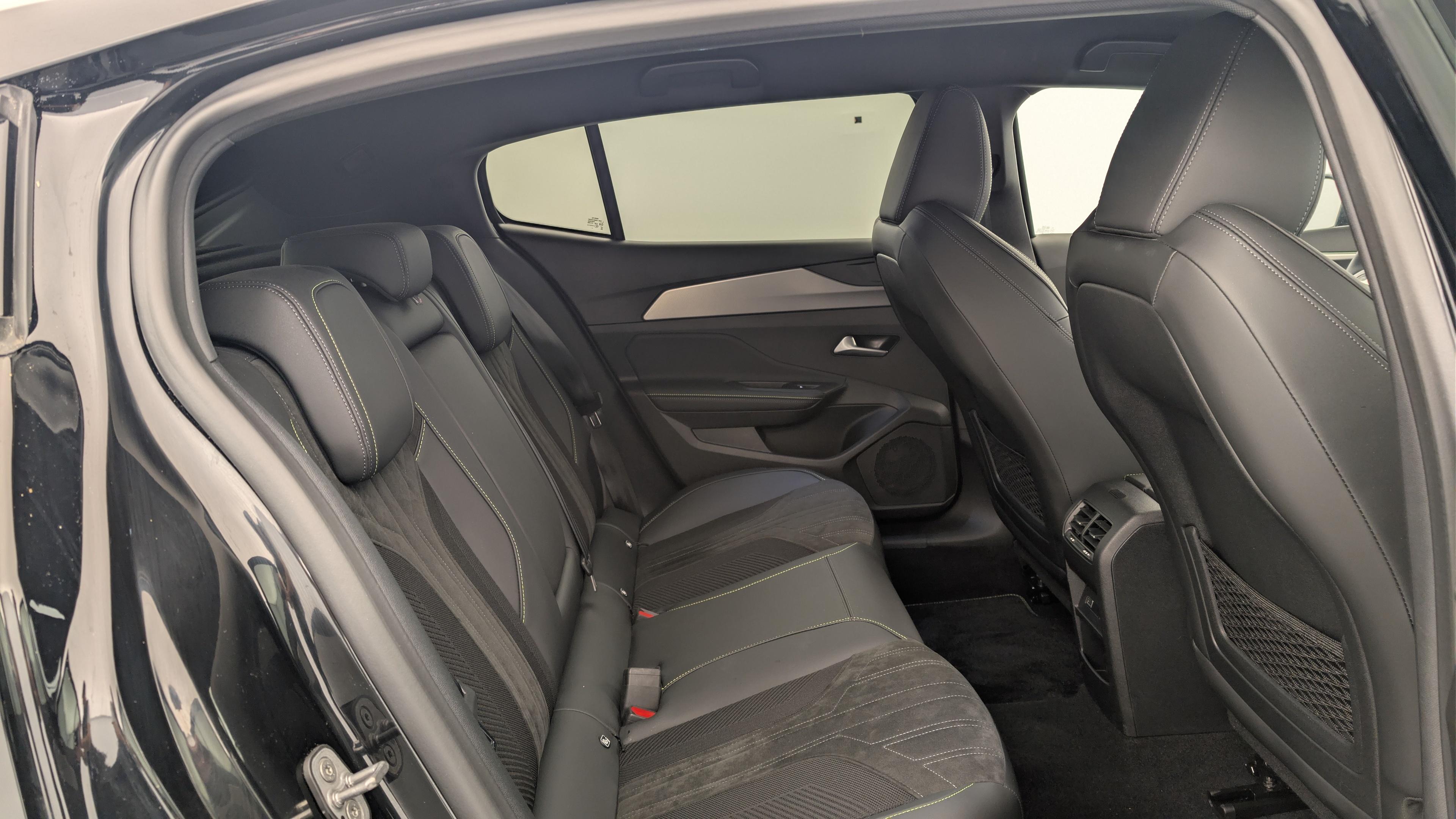 Peugeot 408 Hybrid 145 e-DCS6 GT