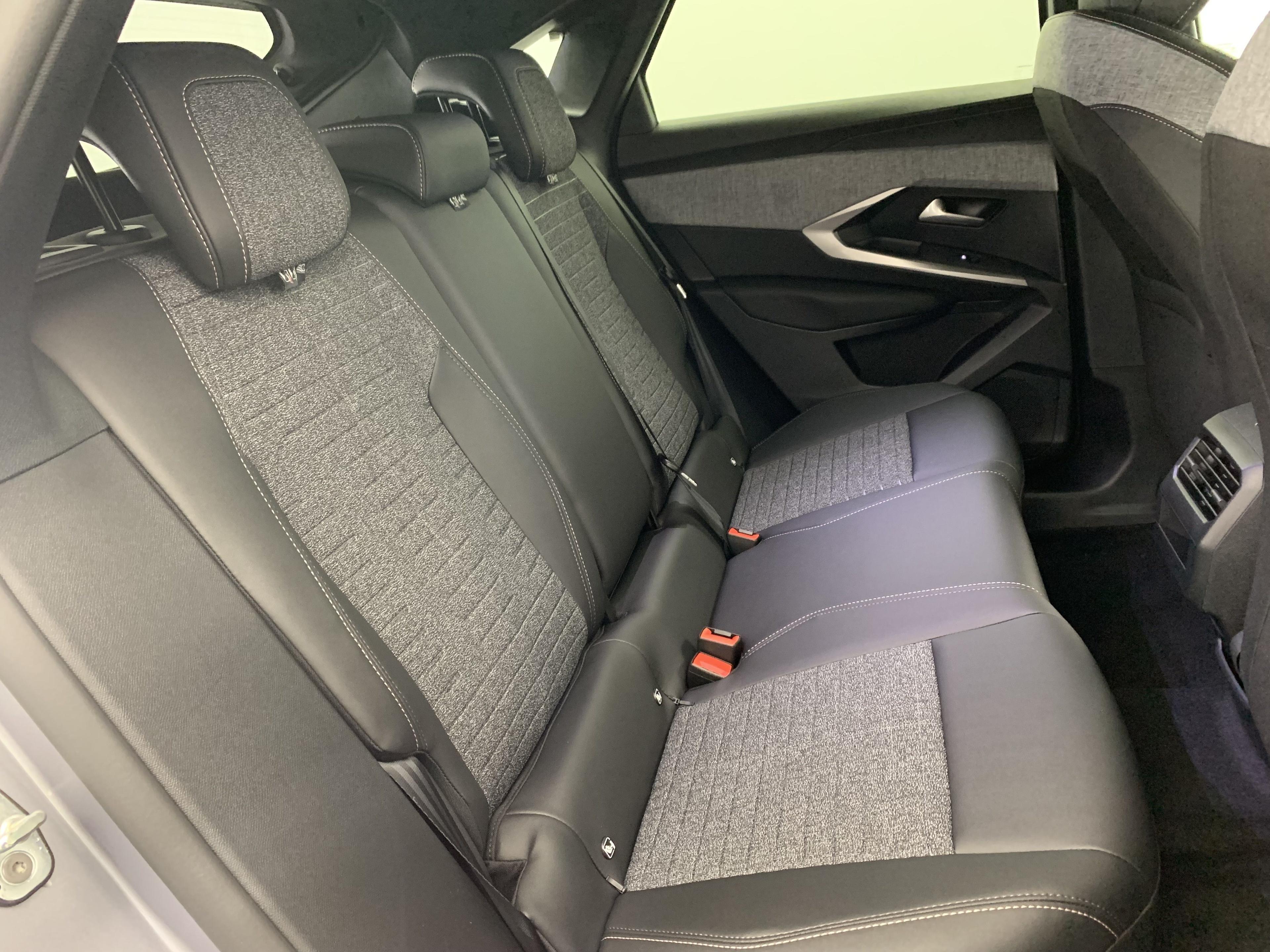 Peugeot 3008 Hybrid 145 e-DCS6 Allure