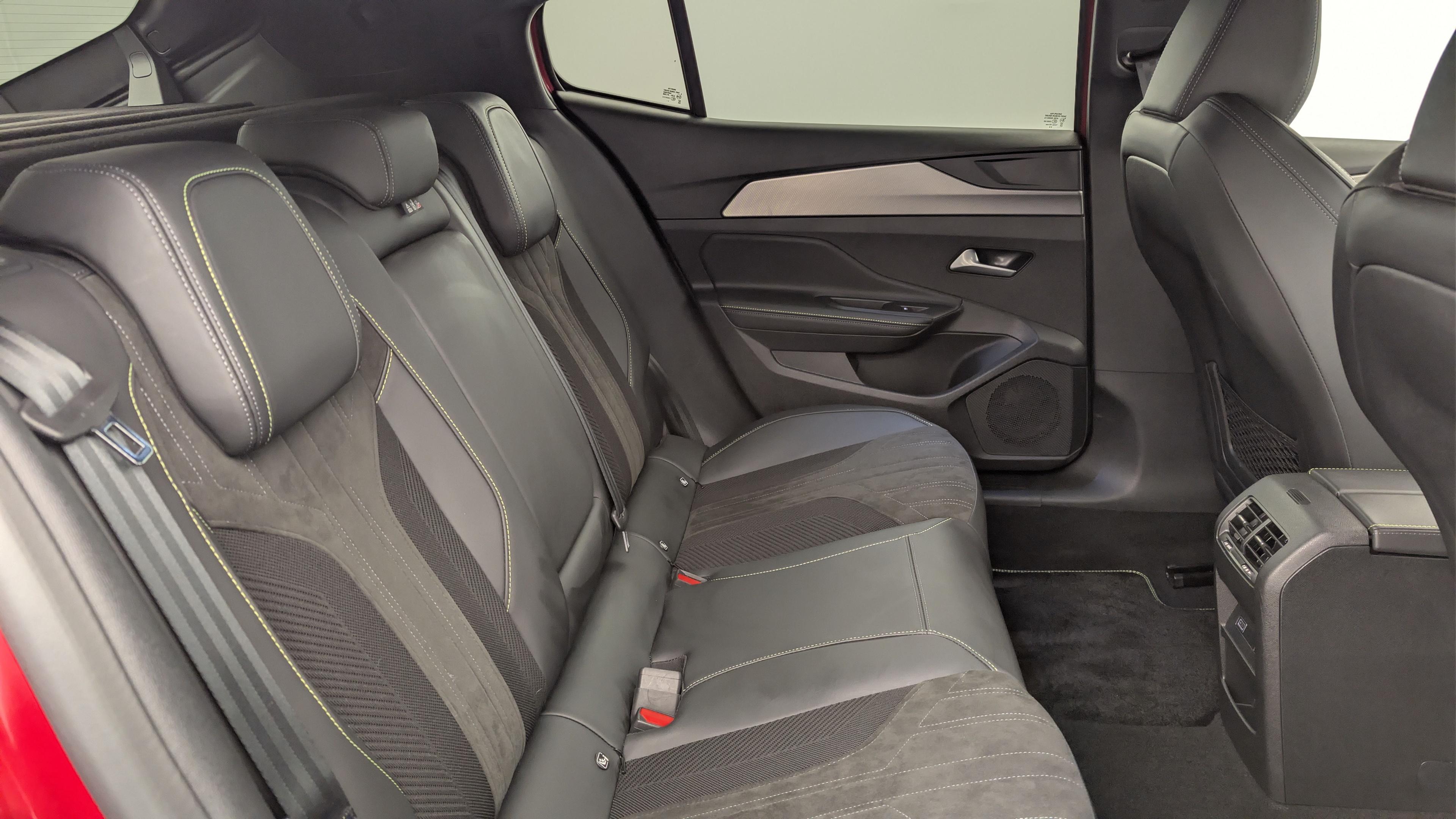 Peugeot 408 Hybrid 145 e-DCS6 GT