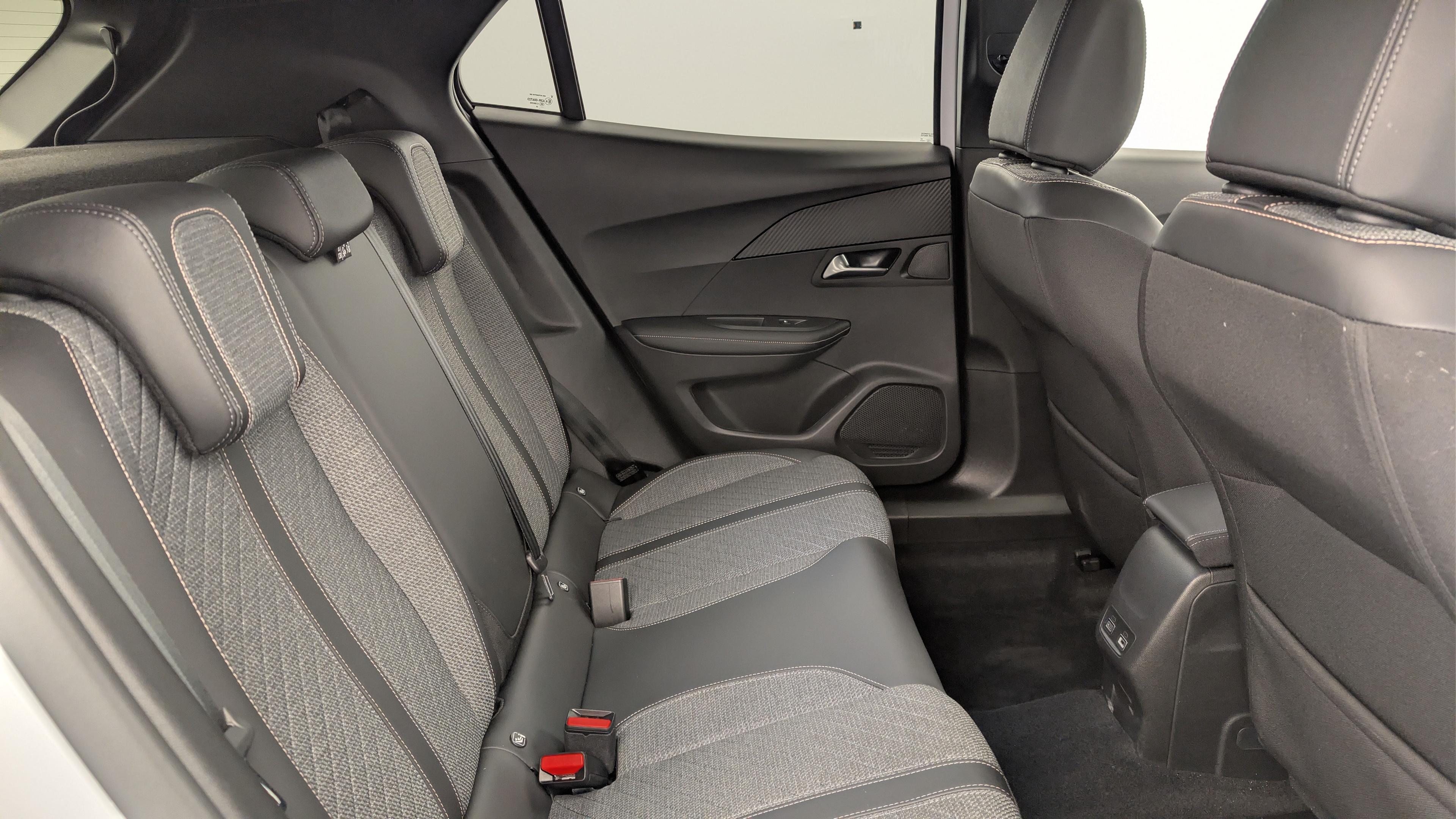 Peugeot 2008 Hybrid 145 e-DCS6 Allure