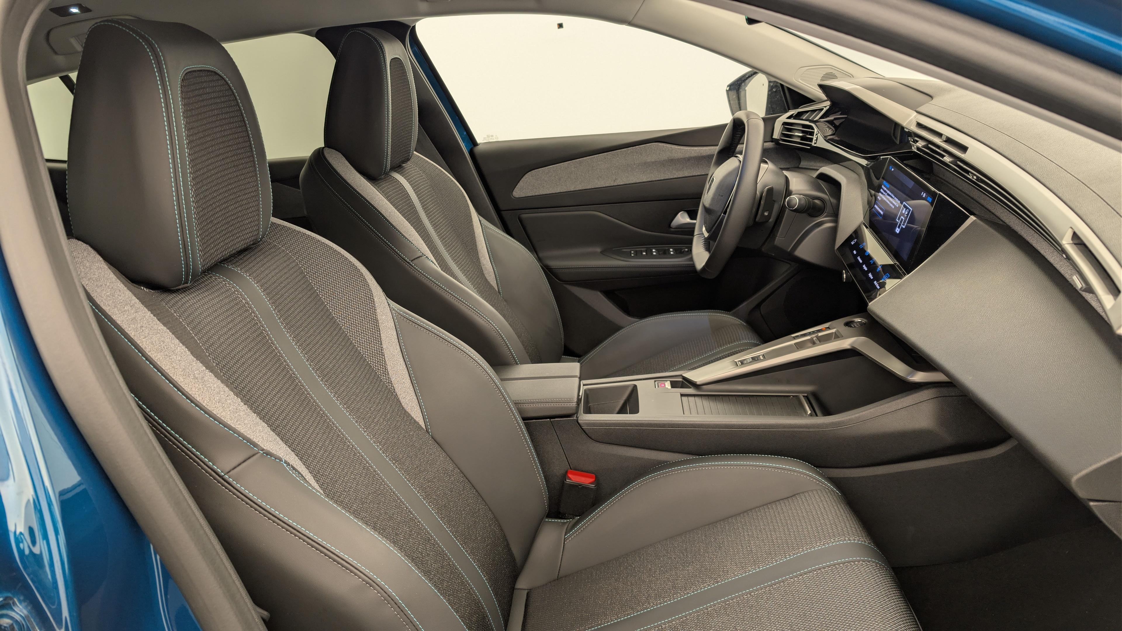 Peugeot 408 Hybrid 136 e-DCS6 Allure